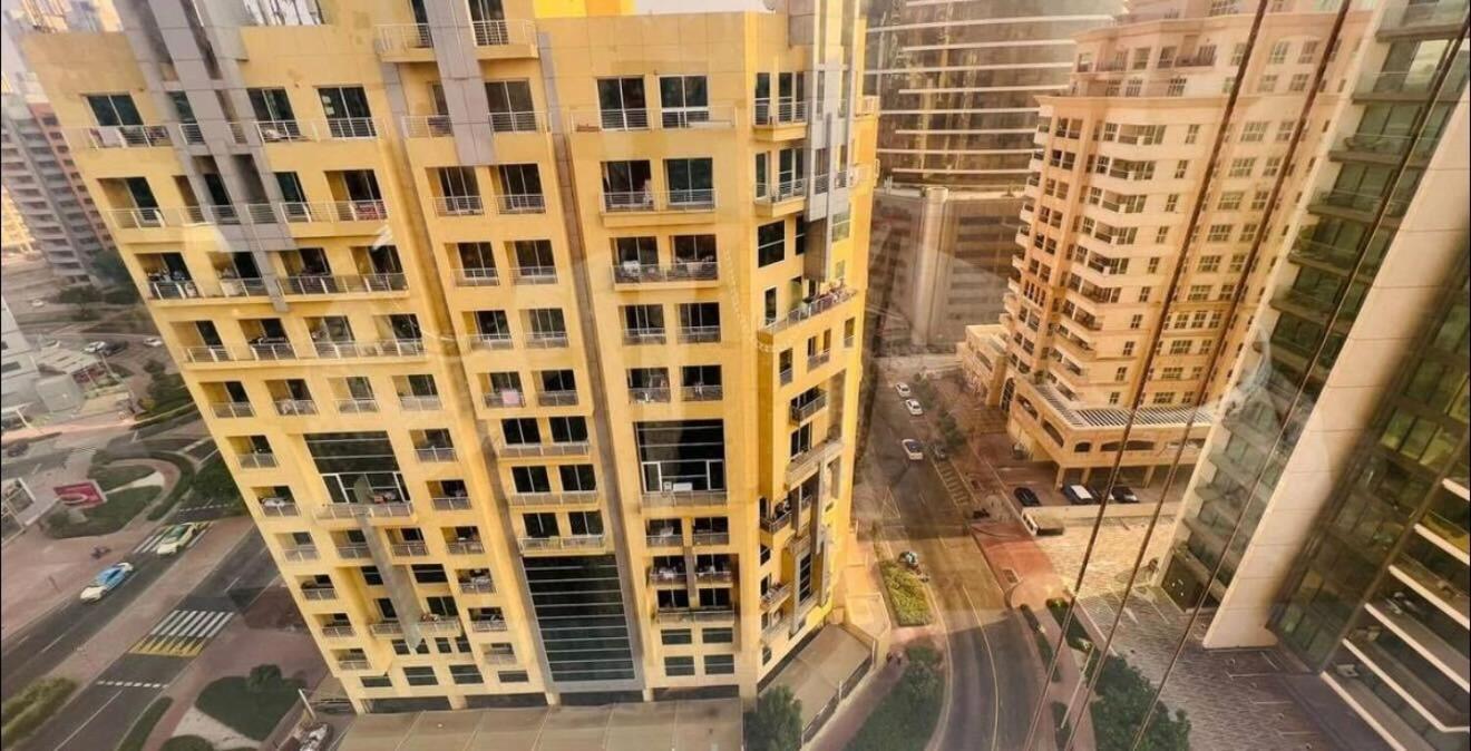 Cityscape In Tecom Near Icm Metro Homestay