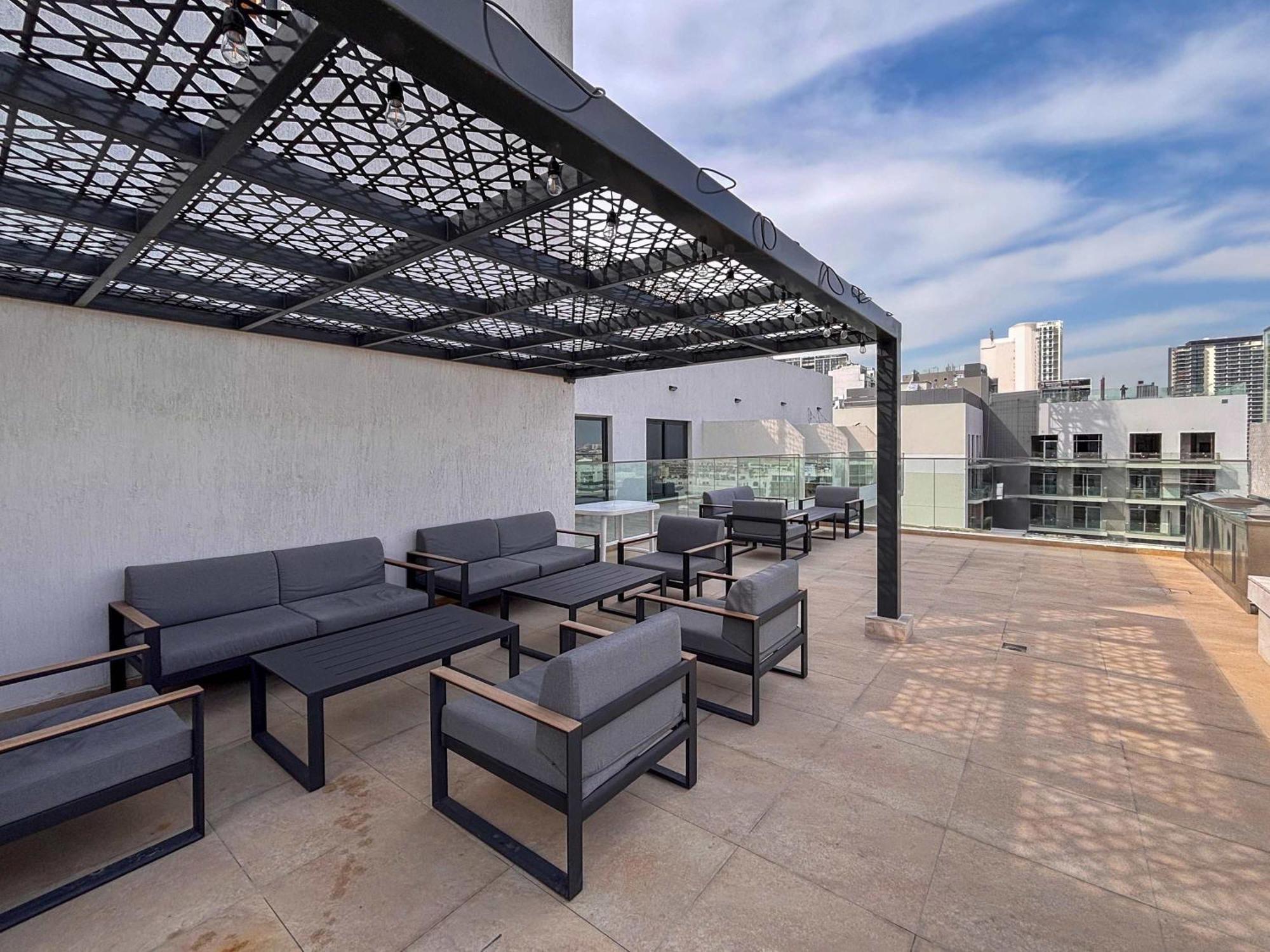 Frank Porter - Rokane G25 Apartment