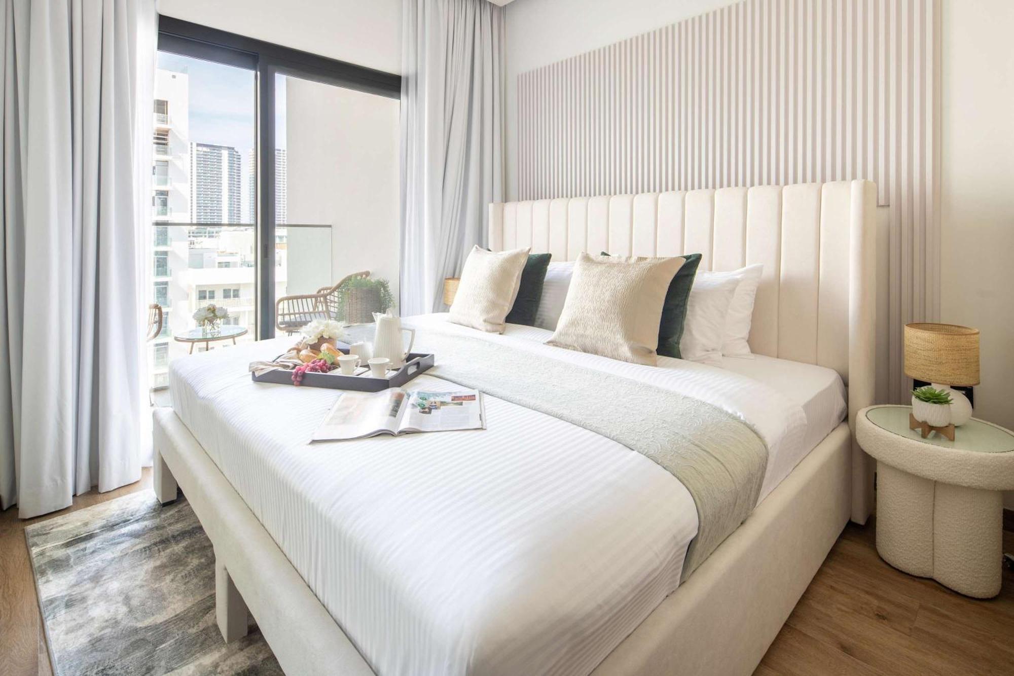 Frank Porter - Rokane G25 Apartment Dubai
