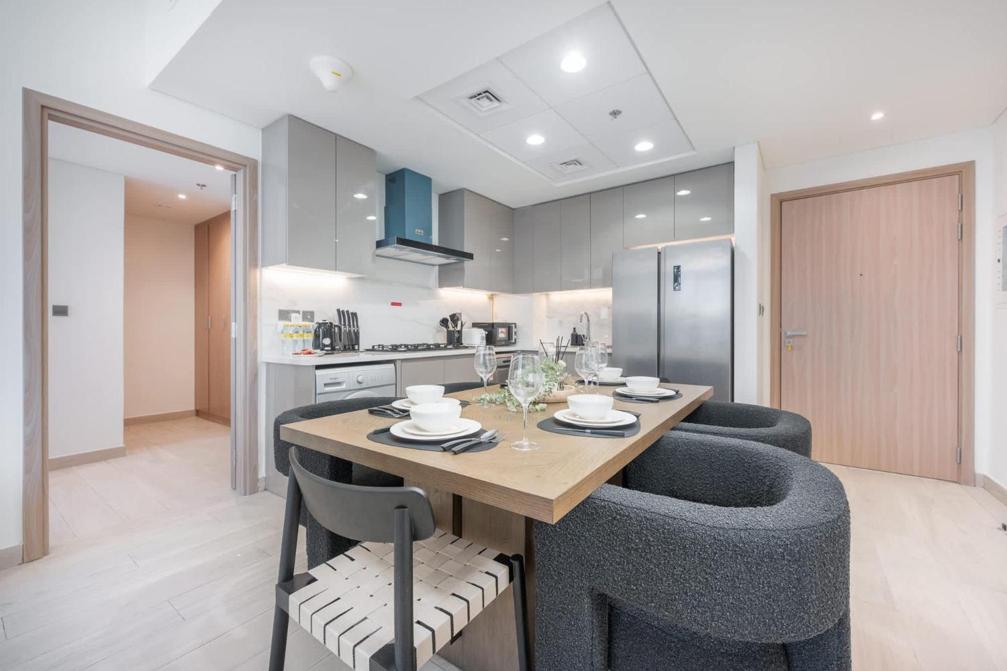 Bright And Elegant 3-bedroom Escape Perfect For Families In Meydan Apartamento