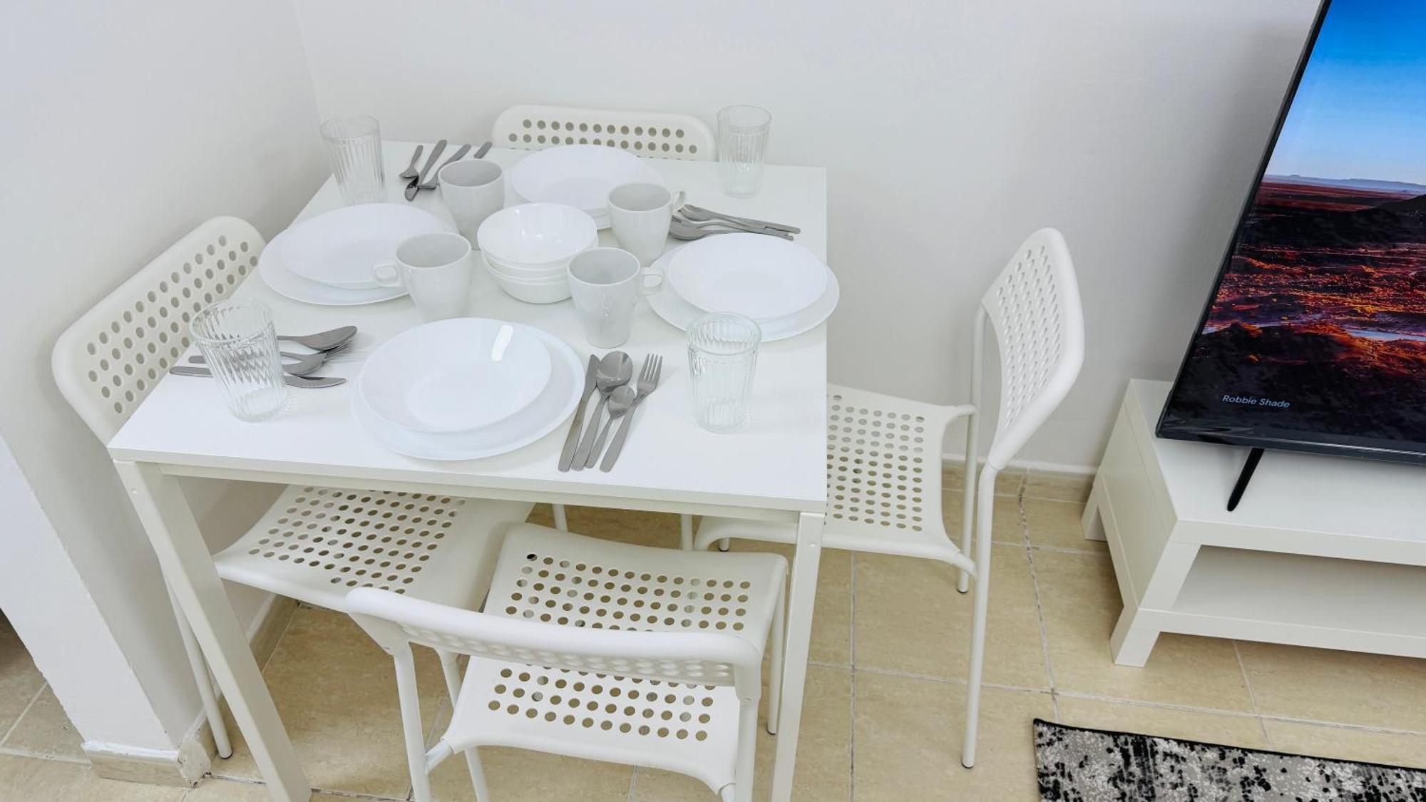 O07 Luxury Furnished Near Bus Stop Garden View Persia Cluster