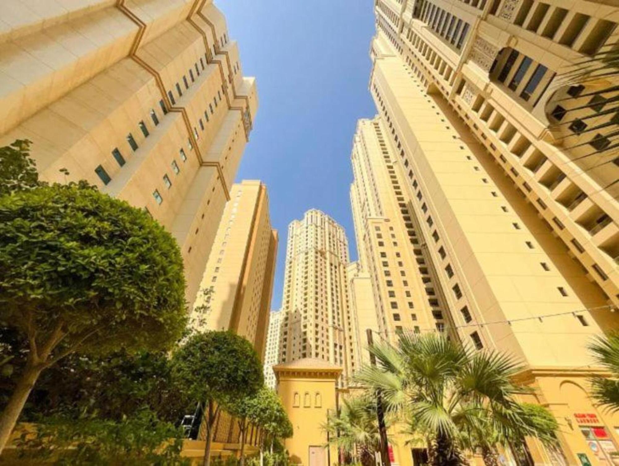 Bed & Breakfast Ahlan Marina Jbr Large In 2br For Family & Groups Dubai