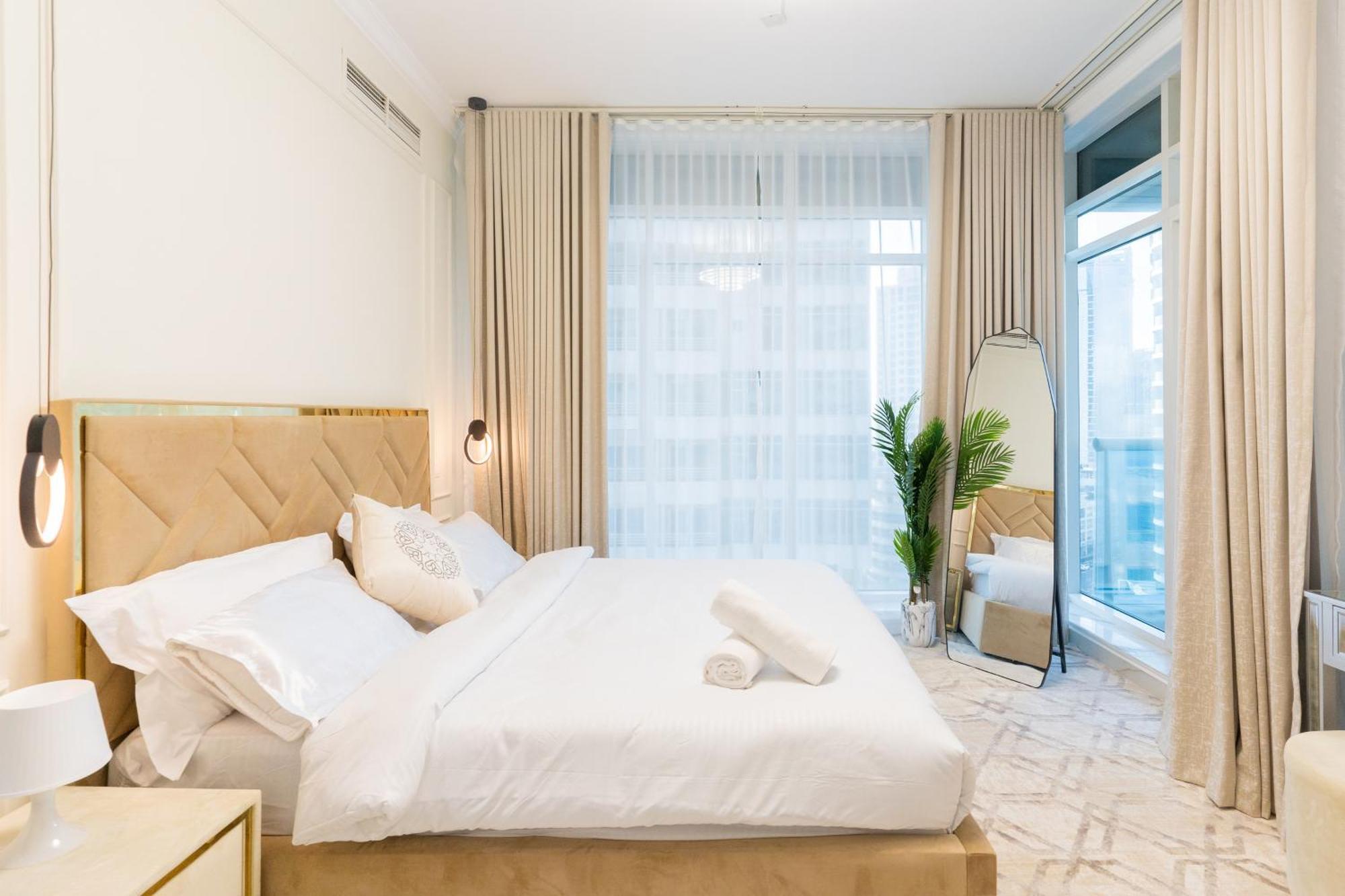 Luxury 3br With Stunning Full Marina View In Apartment Dubai