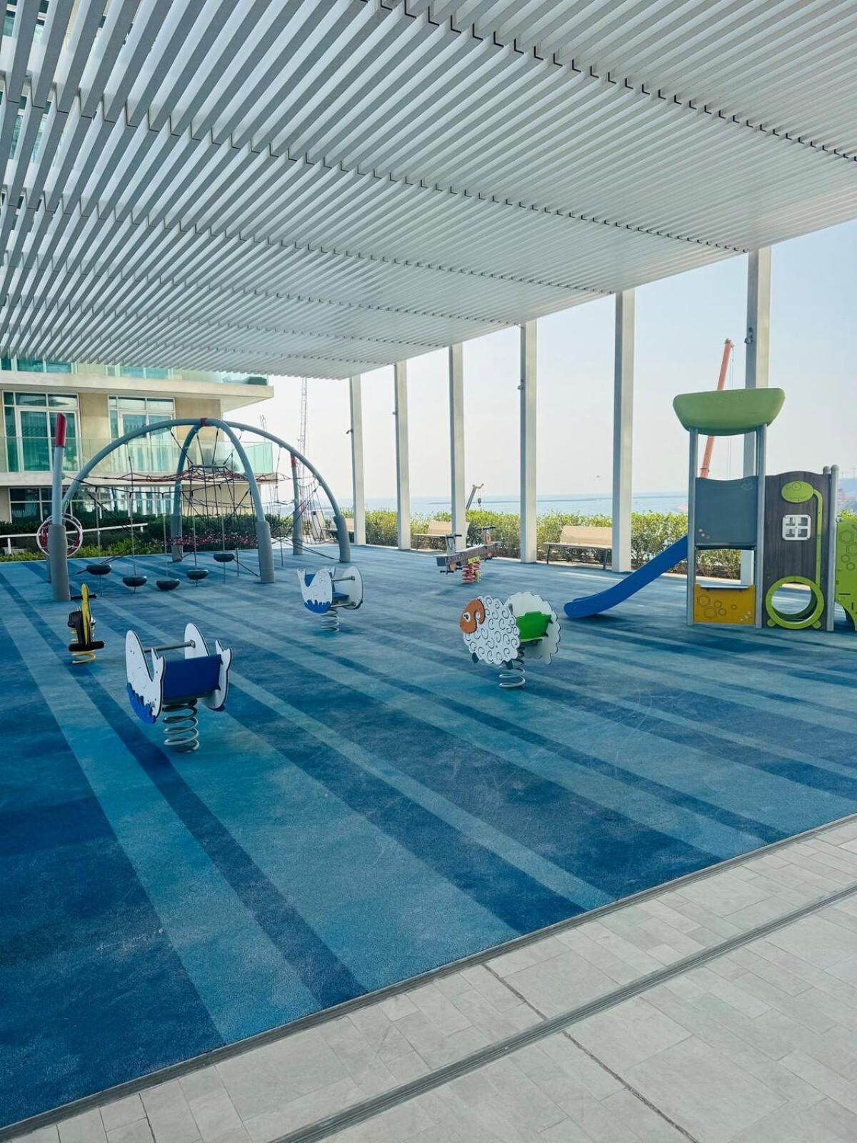 Luxury Beachfront 3br At Sunrise Bay Tower Apartment Dubai