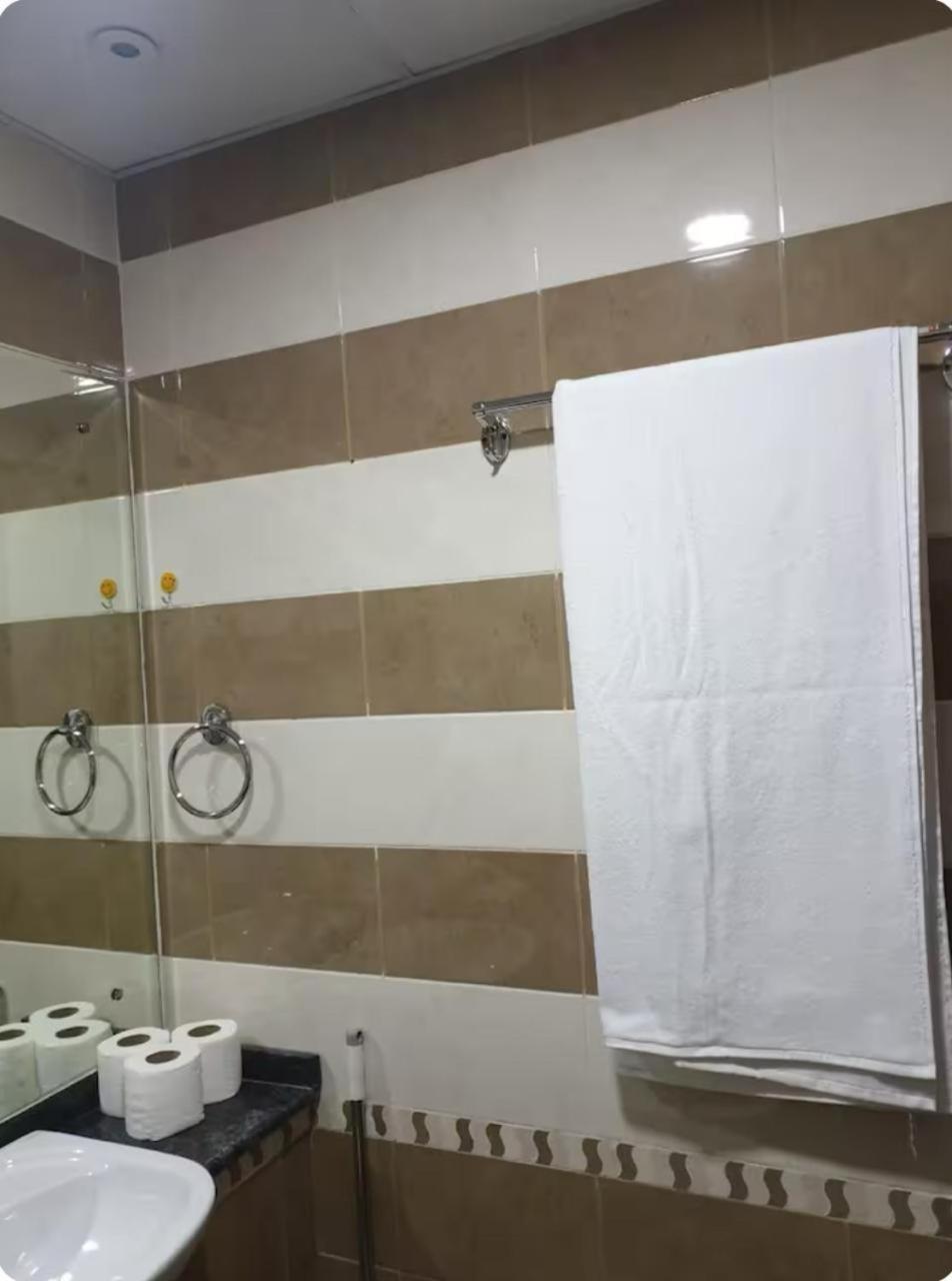 Apartamento Cuzzy Comfy Room, Private Detached Bathroom With Balcony