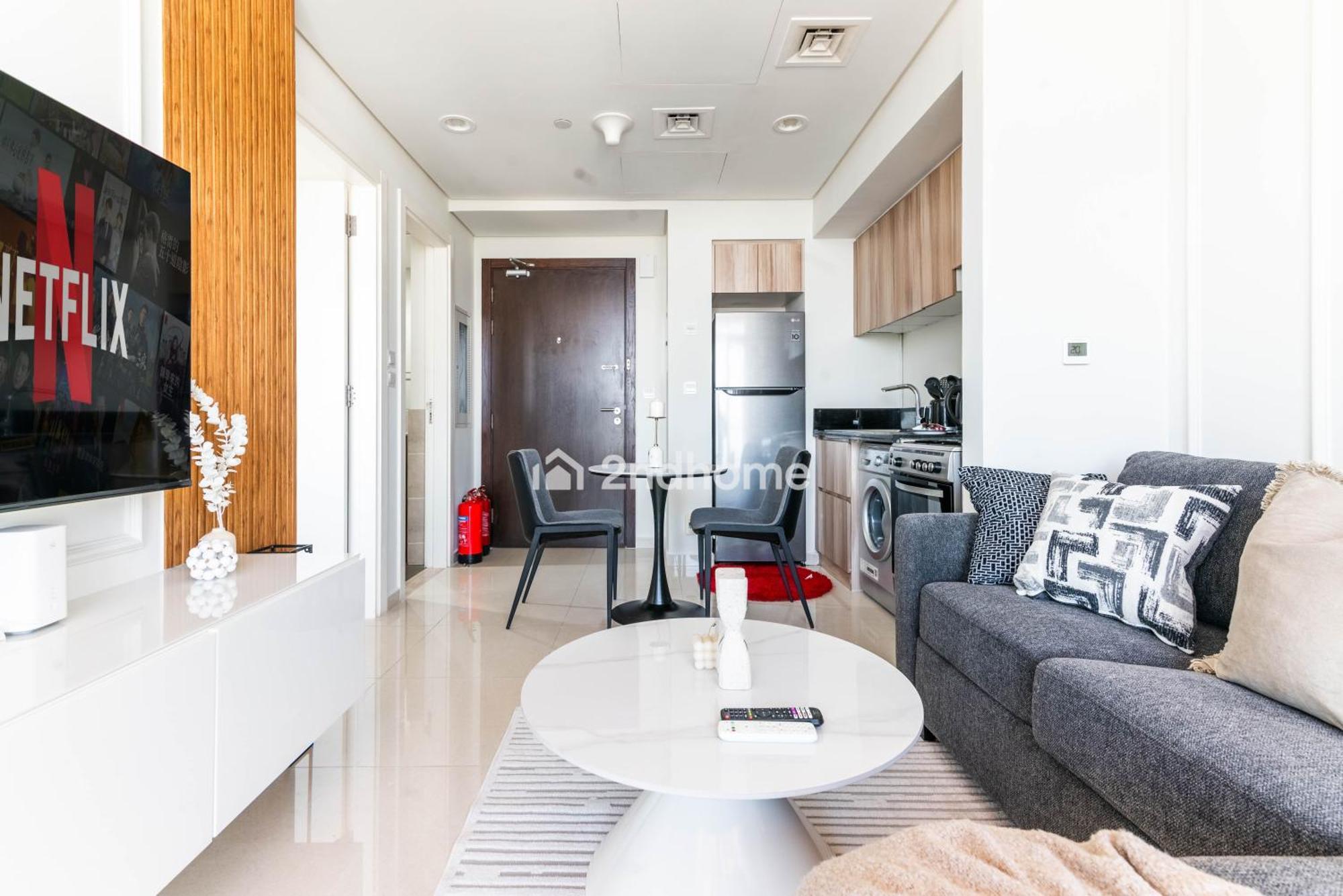 Modern 1-br Golf Course View In Golf