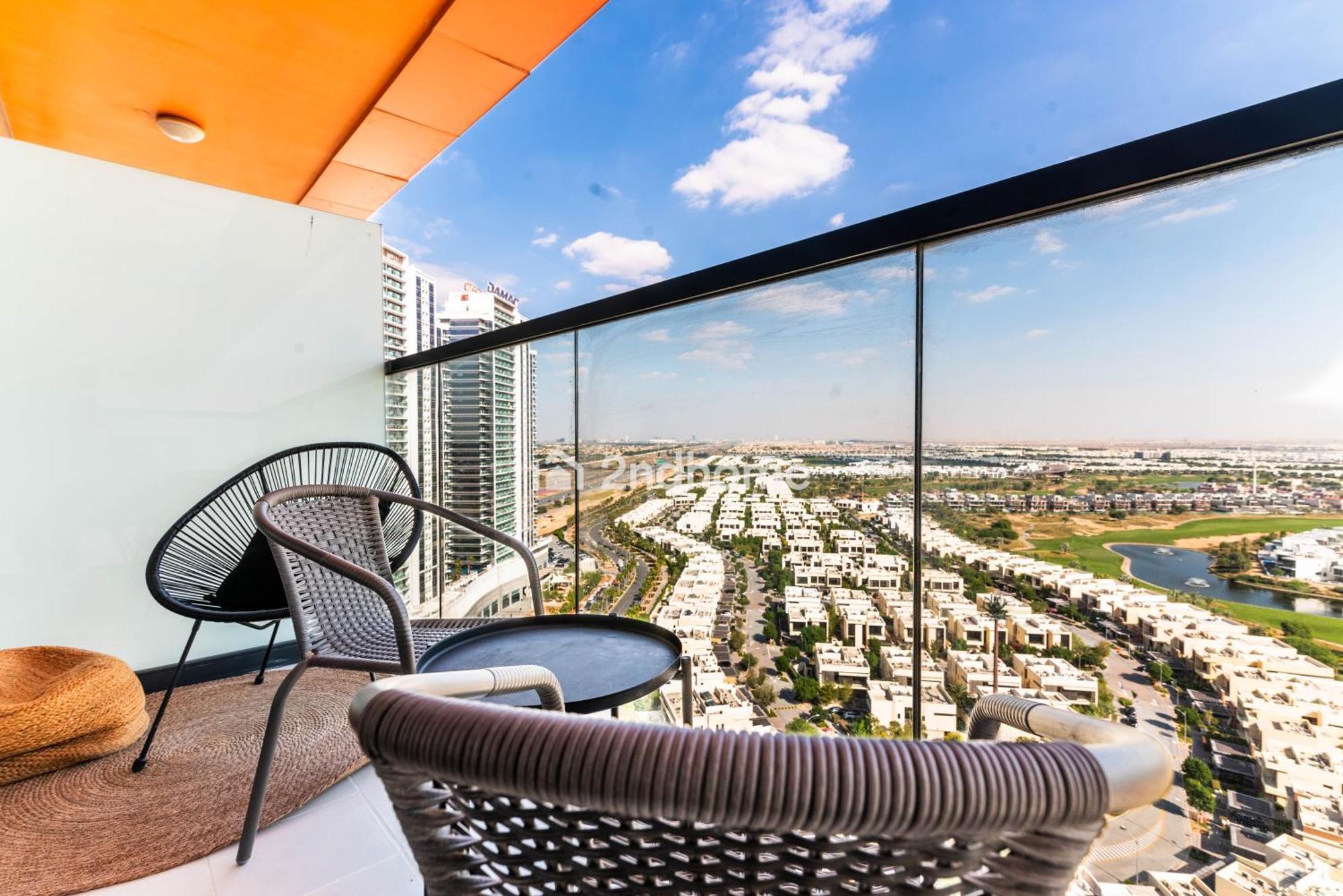 Apartment Modern 1-br Golf Course View In Golf Dubai