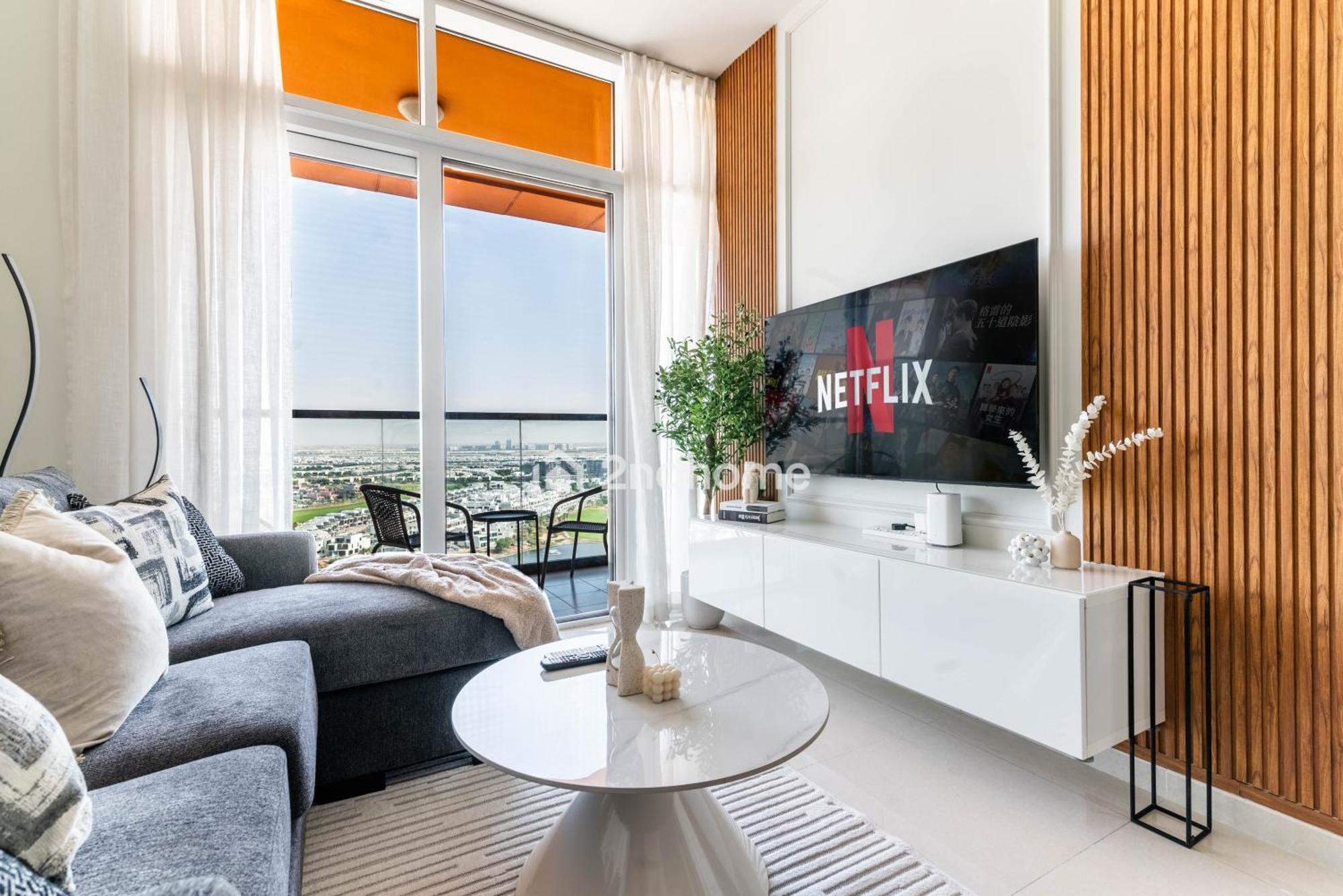 Apartment Modern 1-br Golf Course View In Golf *