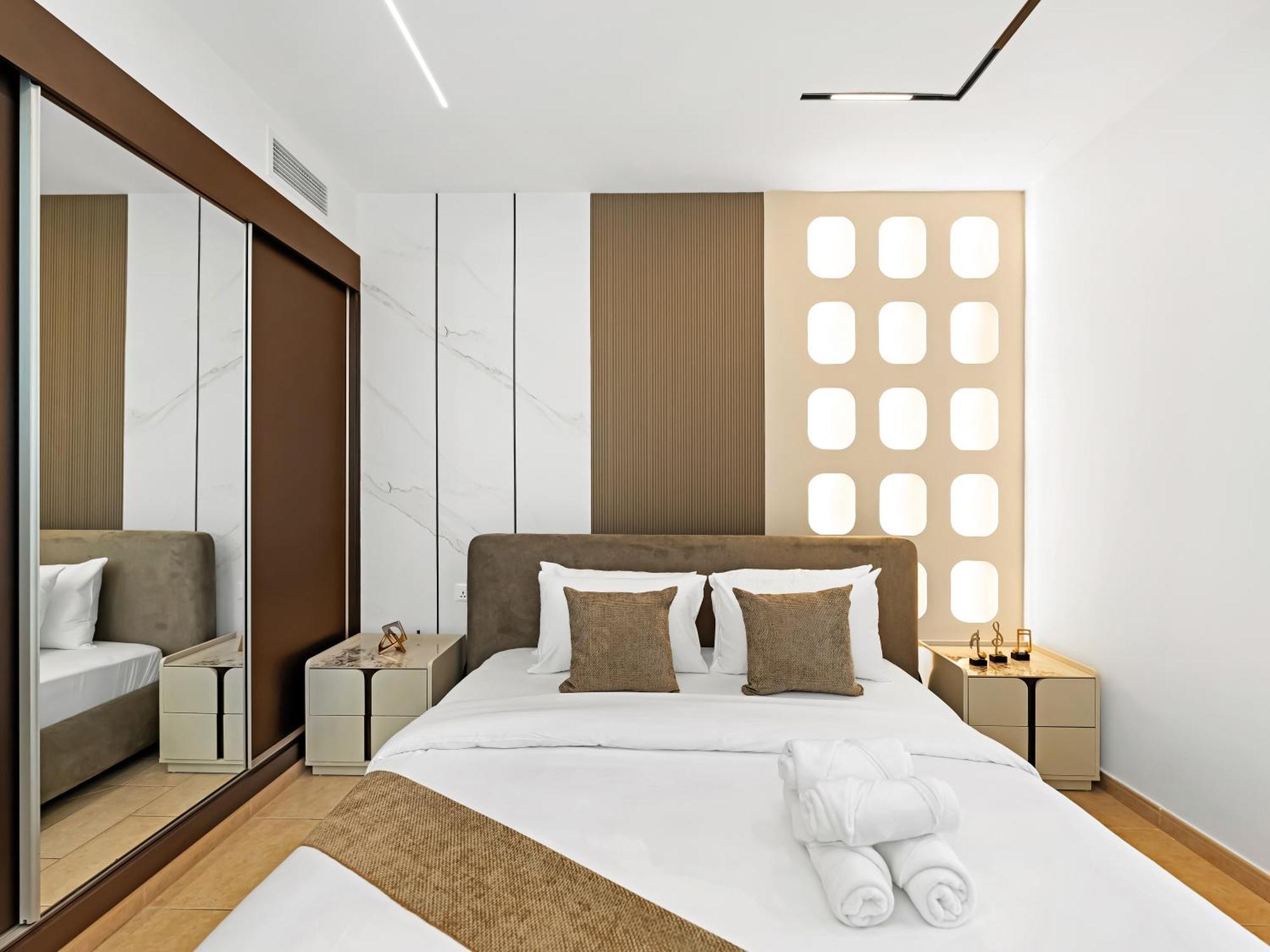 Lux New 2 Bhk - Full Sea View - Marina - 5 Min To - 100 Metres To Tram Apartamento