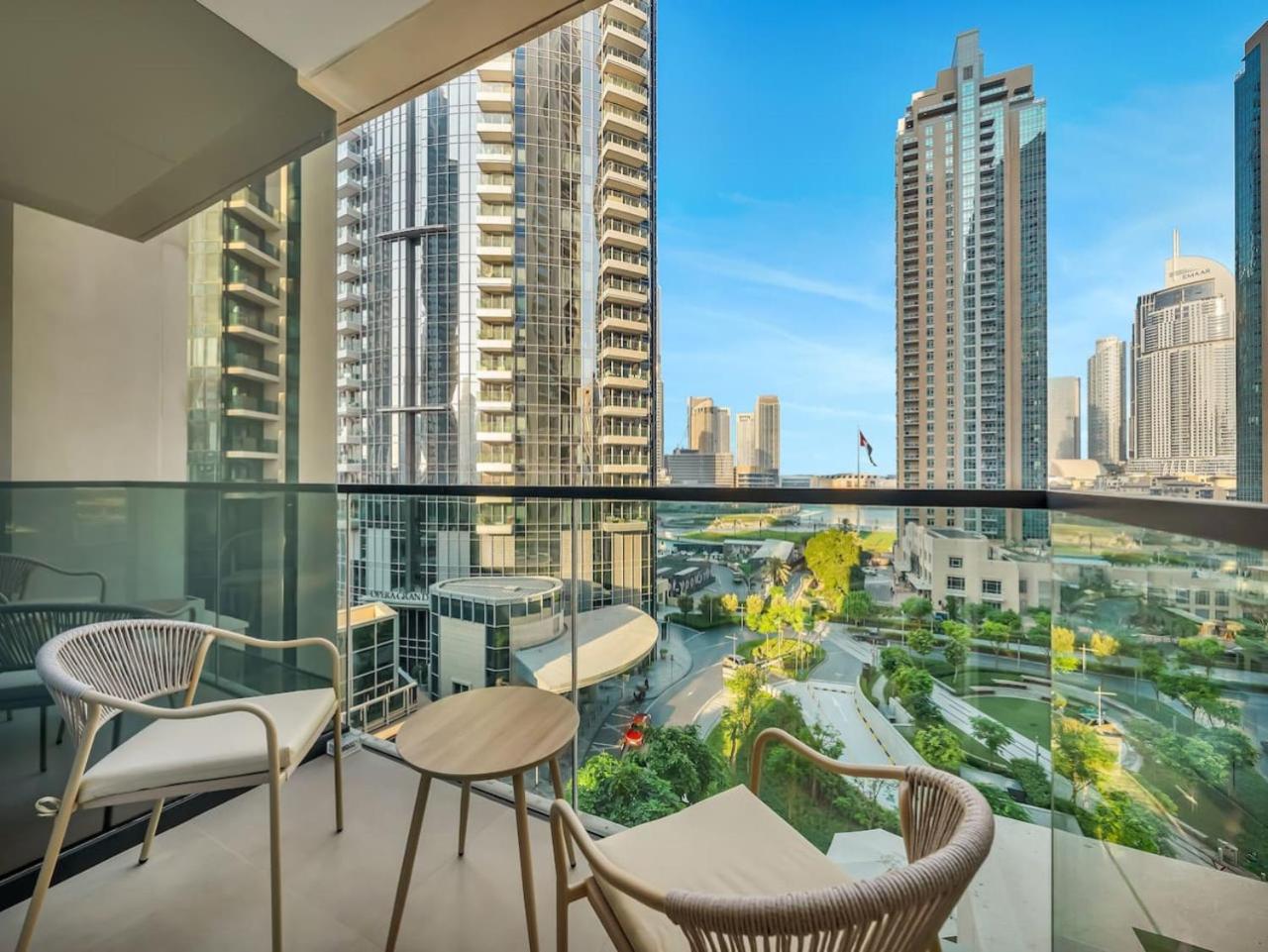 Urbanstays - Act Tower Apartment Dubai