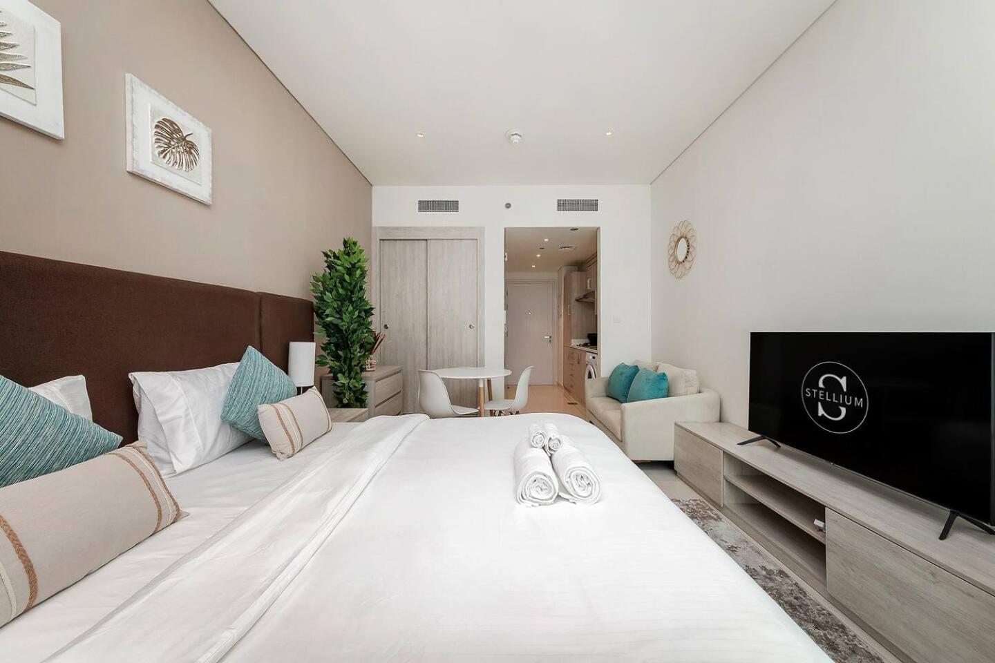 Seven Palms Apartment