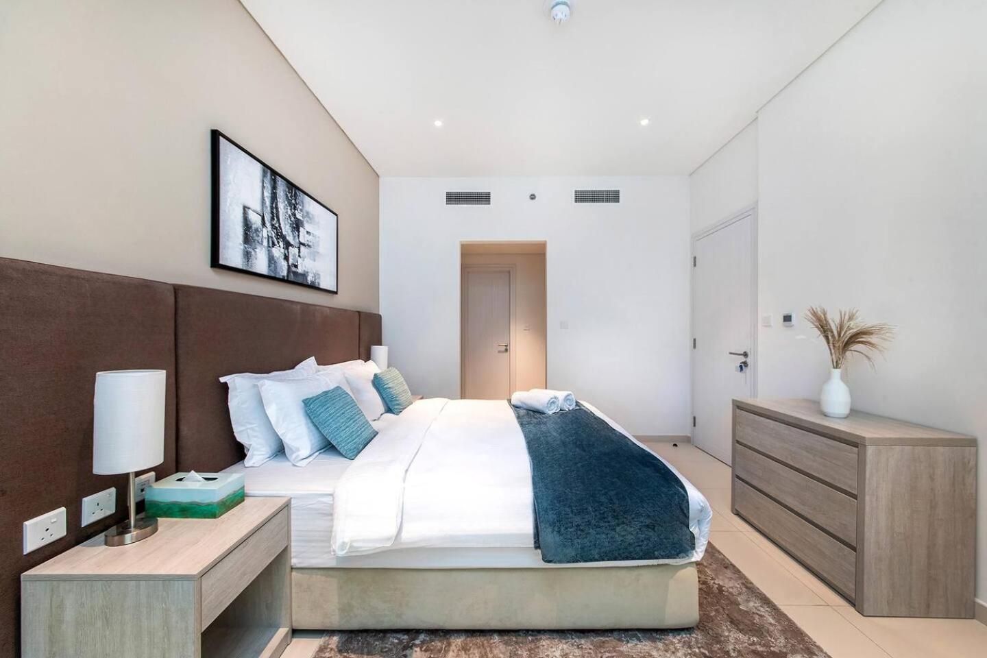 Seven Palms Apartment *