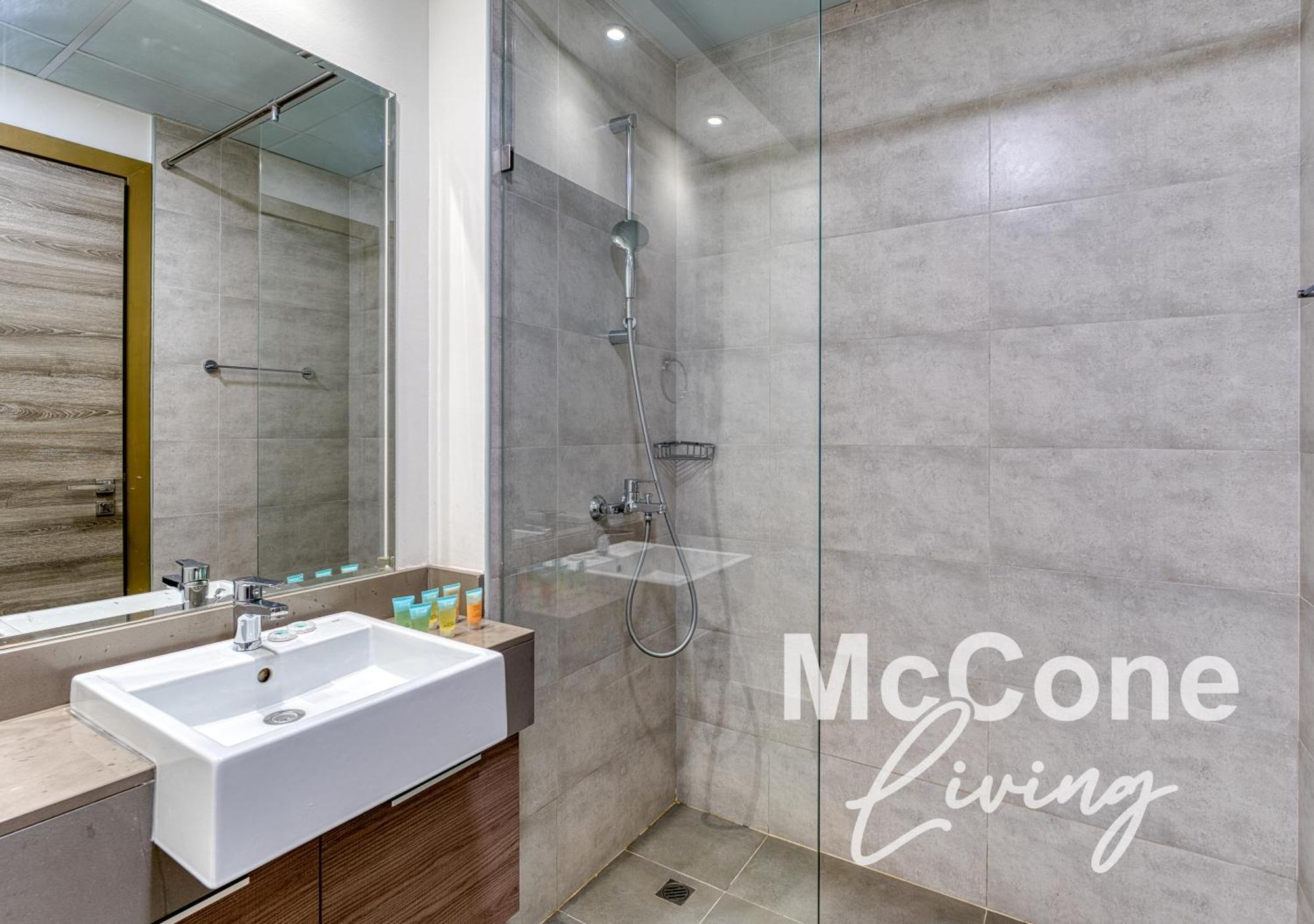 Stylish With Pool, Gym & Tasteful Decor *