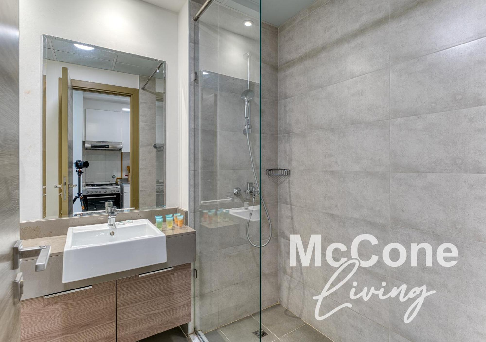 Stylish With Pool, Gym & Tasteful Decor