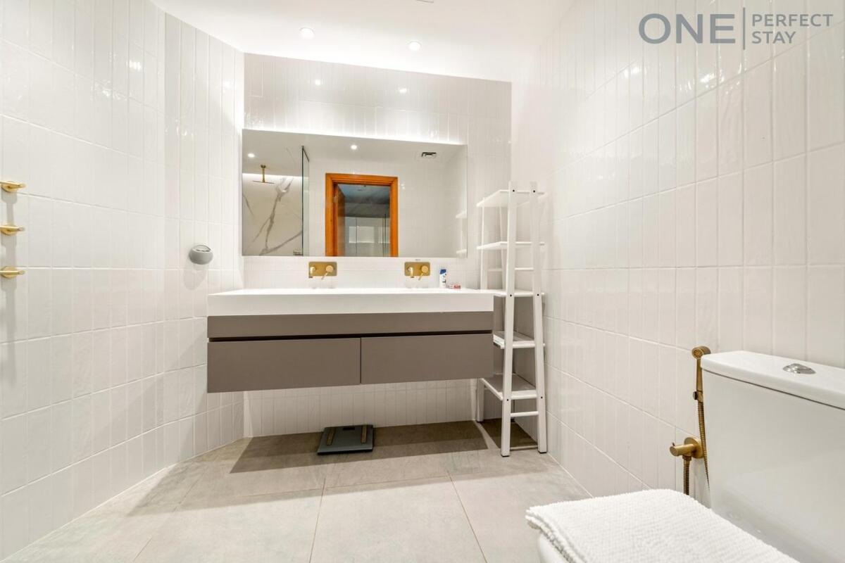 Stylish 3br In Marina Stunning Views Dubai