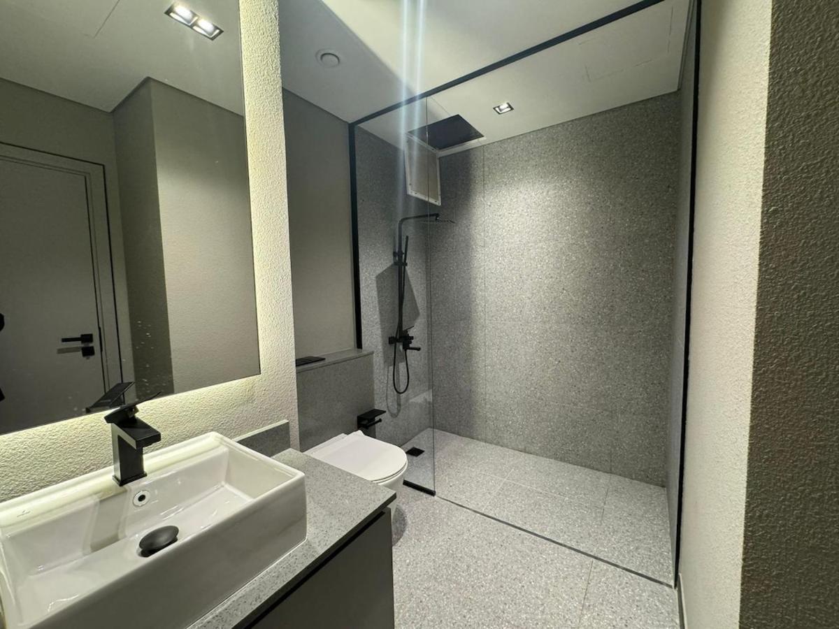 Apartment Brand New Chic 8min To Downtown Dubai