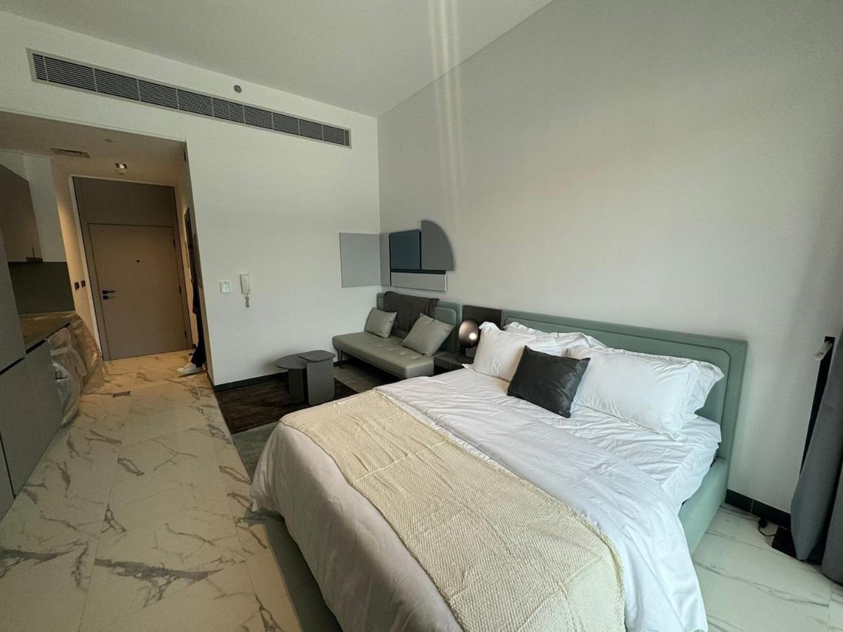Brand New Chic 8min To Downtown Apartment Dubai