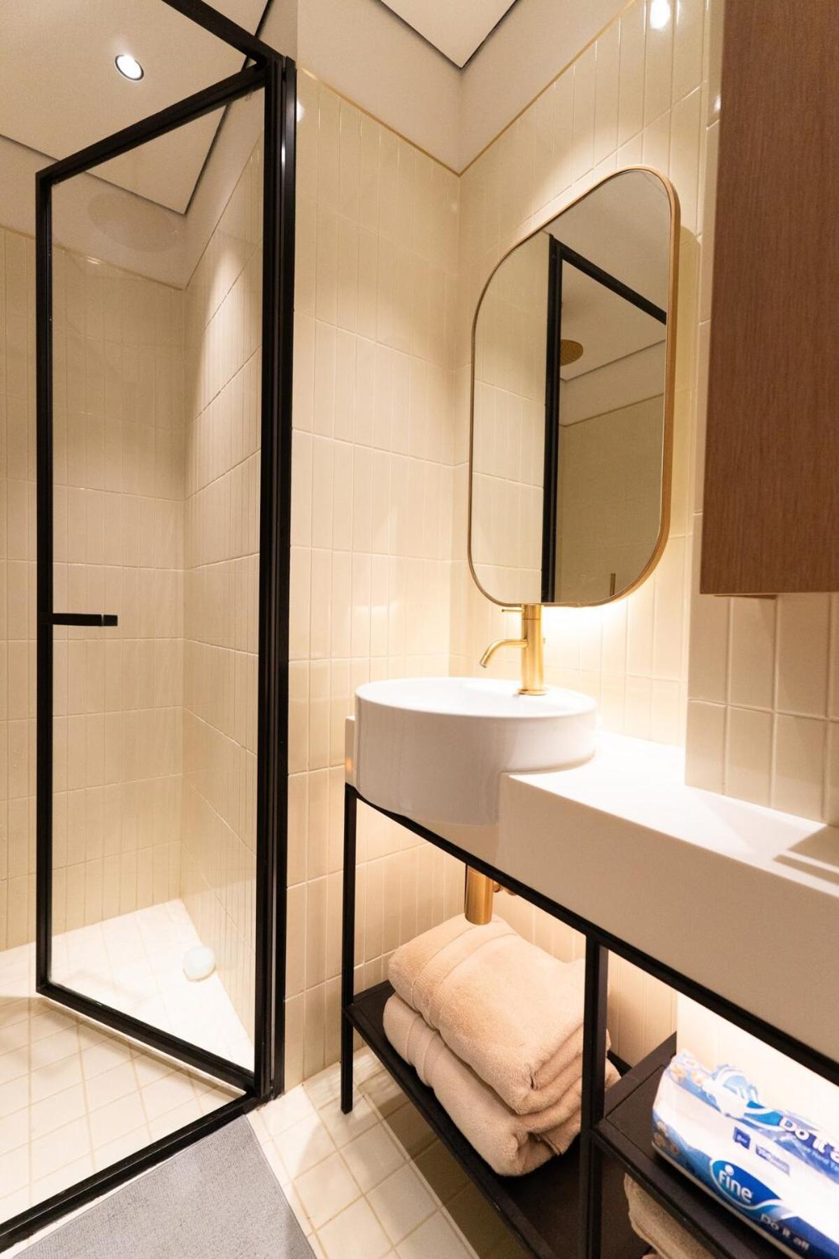 Upside Living Business Bay Apartment *