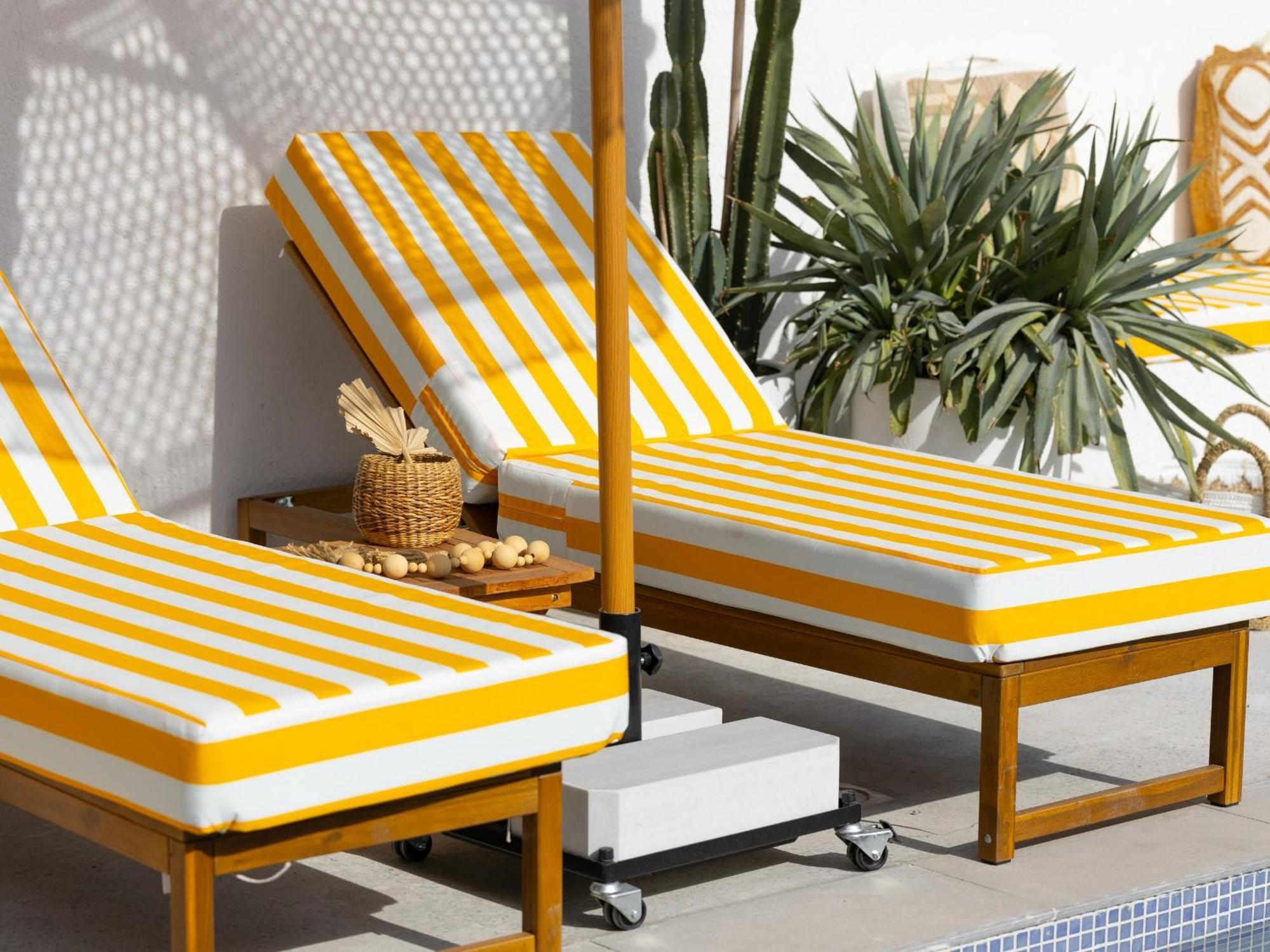 Luxury Boho Chic Beachside Escape, Shared Pool & Burj Khalifa View!