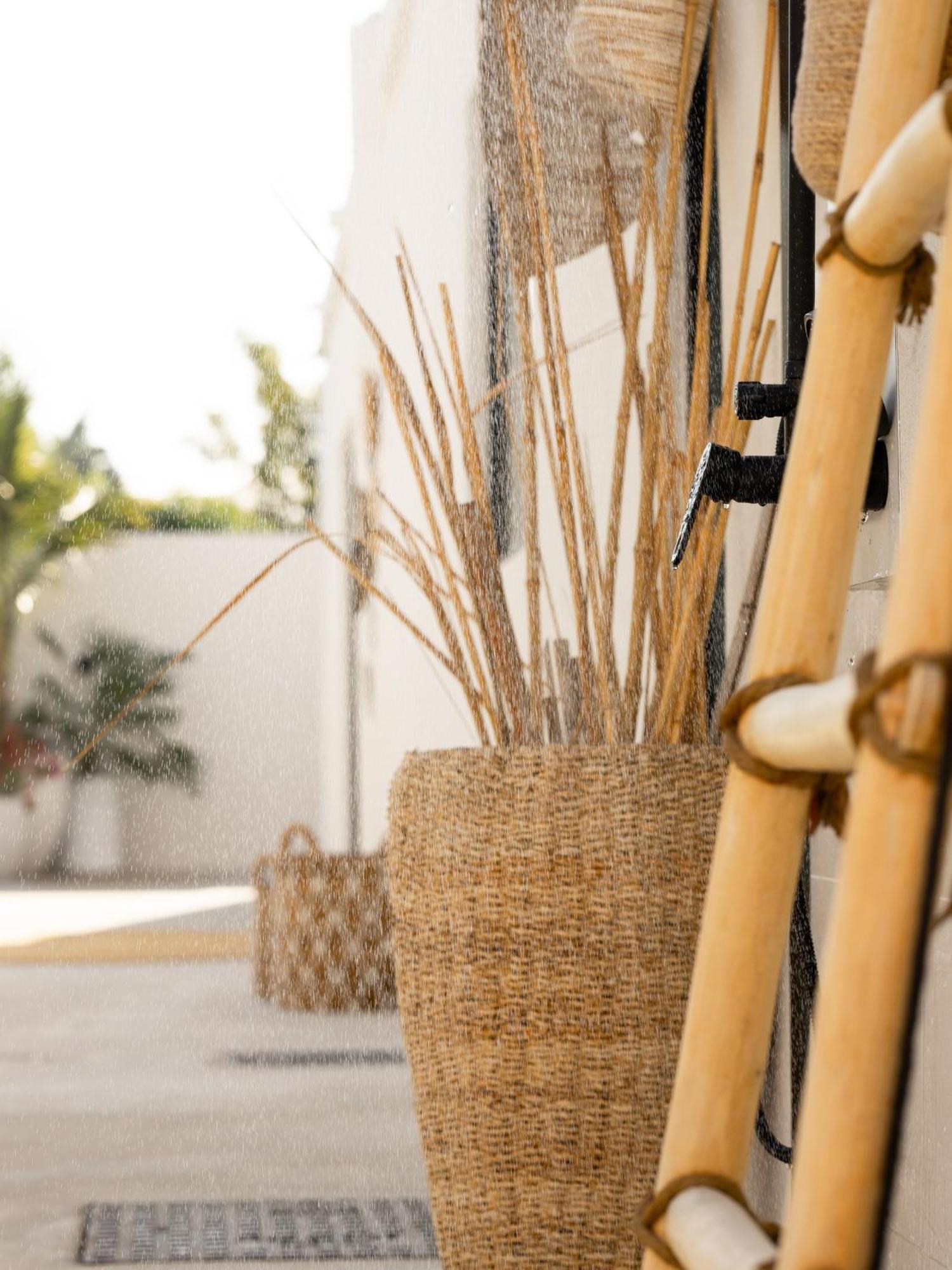 Luxury Boho Chic Beachside Escape, Shared Pool & Burj Khalifa View! Apartment Dubai