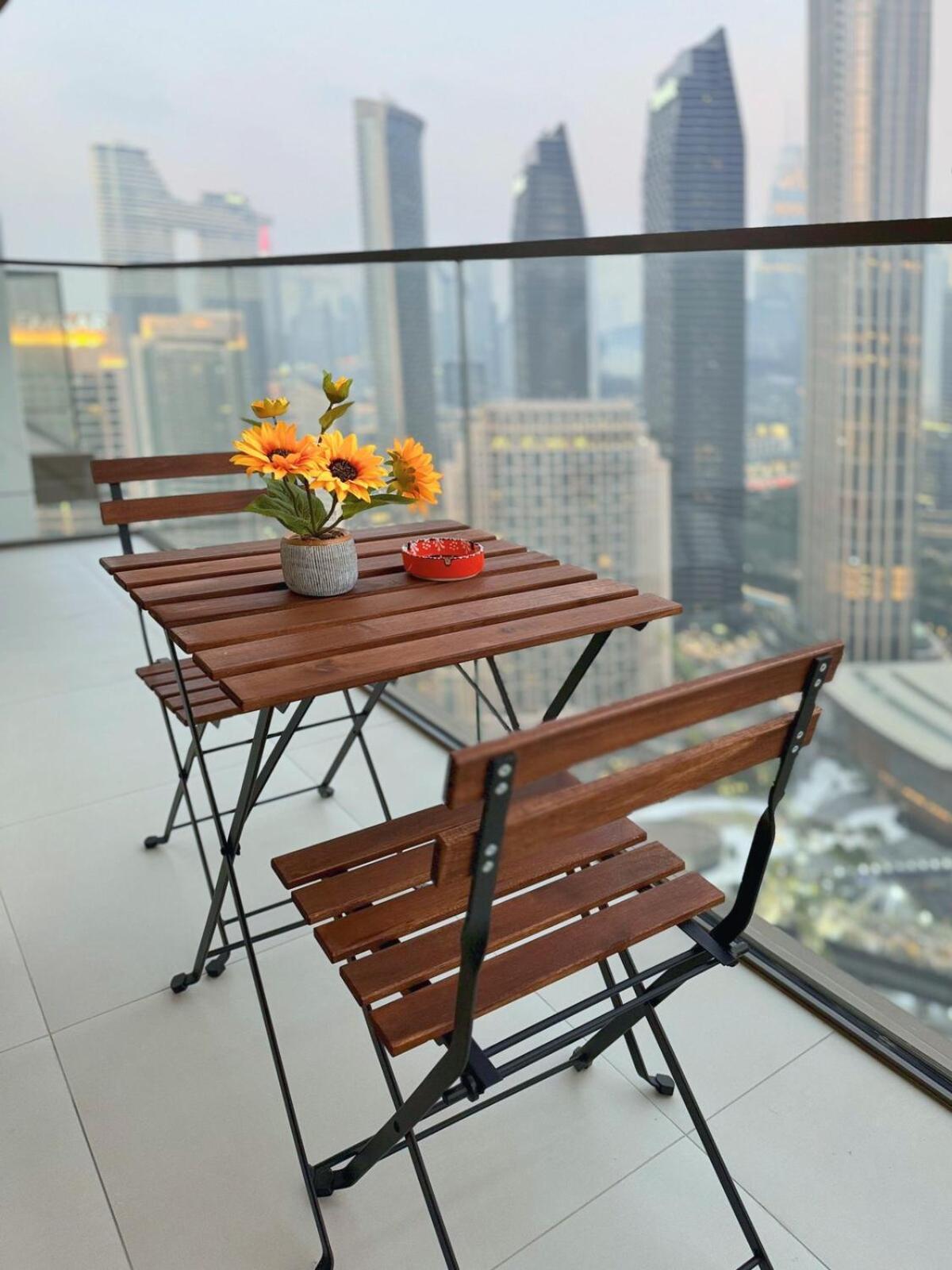 Full Burj Khalifa View, Near Fountain, Mall In Downtown Daire Dubai