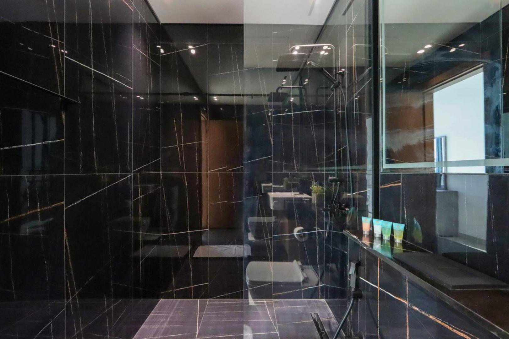 Livbnb-1b Elegant Living With Views, Jvc Apartment *