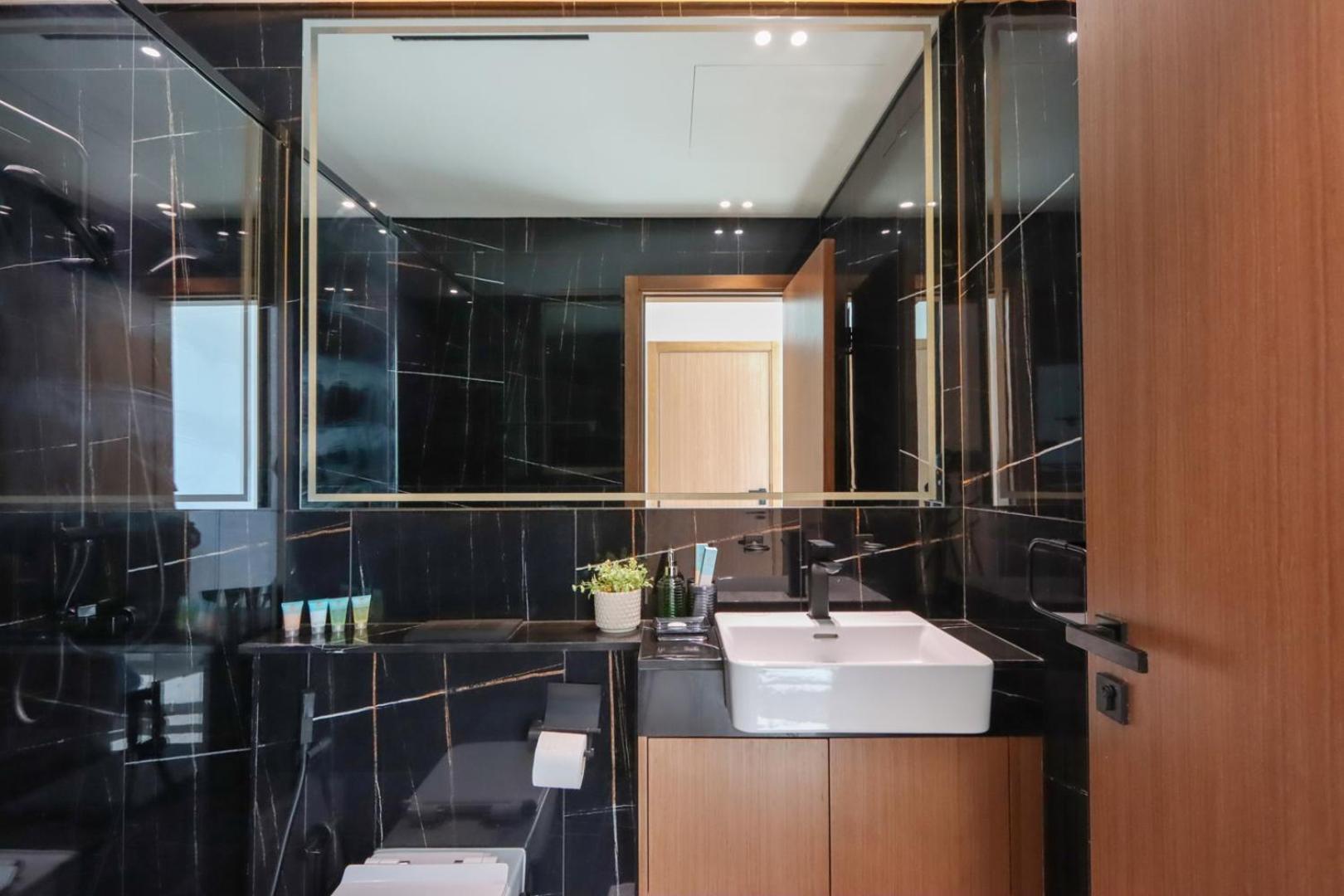 Apartment Livbnb-1b Elegant Living With Views, Jvc Dubai