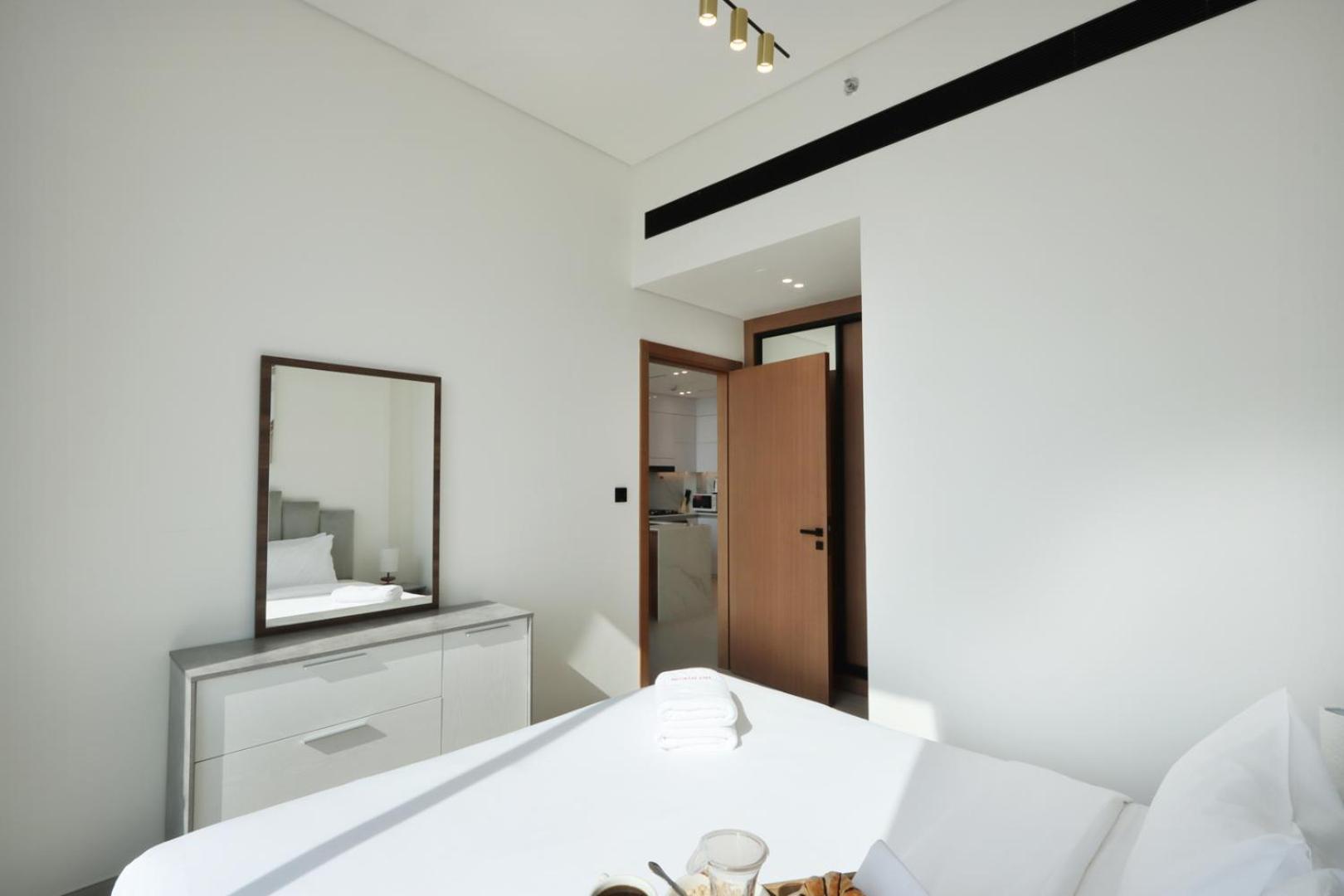 Livbnb-1b Elegant Living With Views, Jvc Apartment