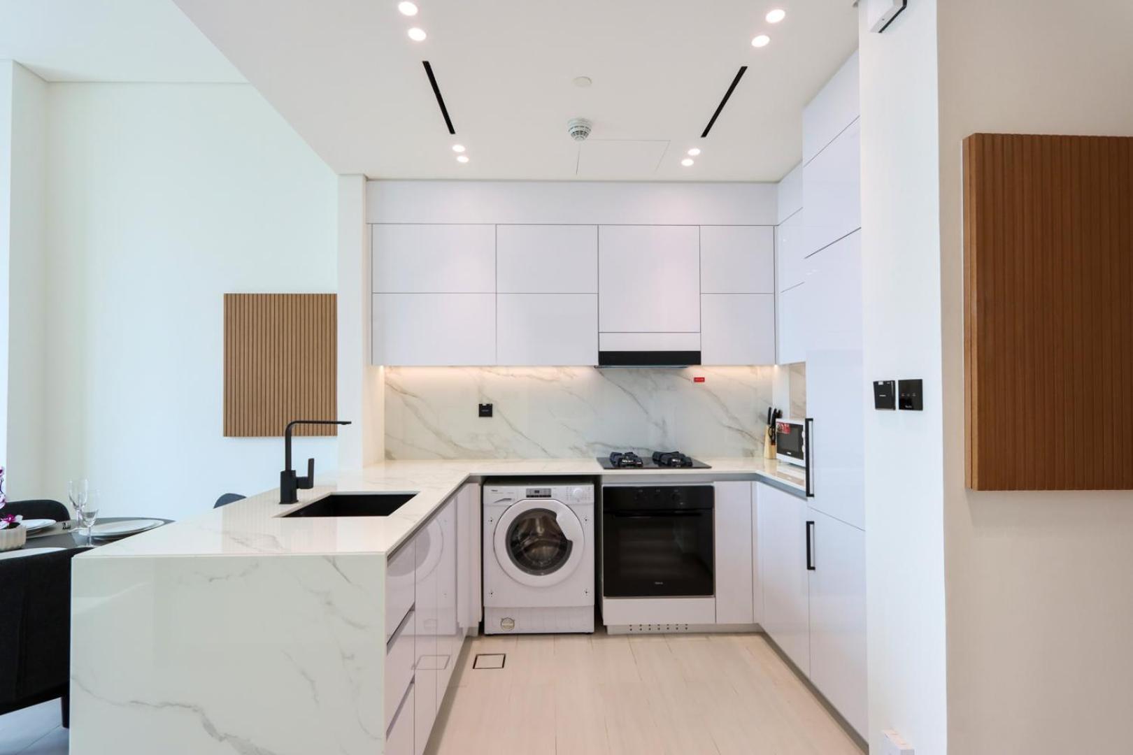 Apartment Livbnb-1b Elegant Living With Views, Jvc