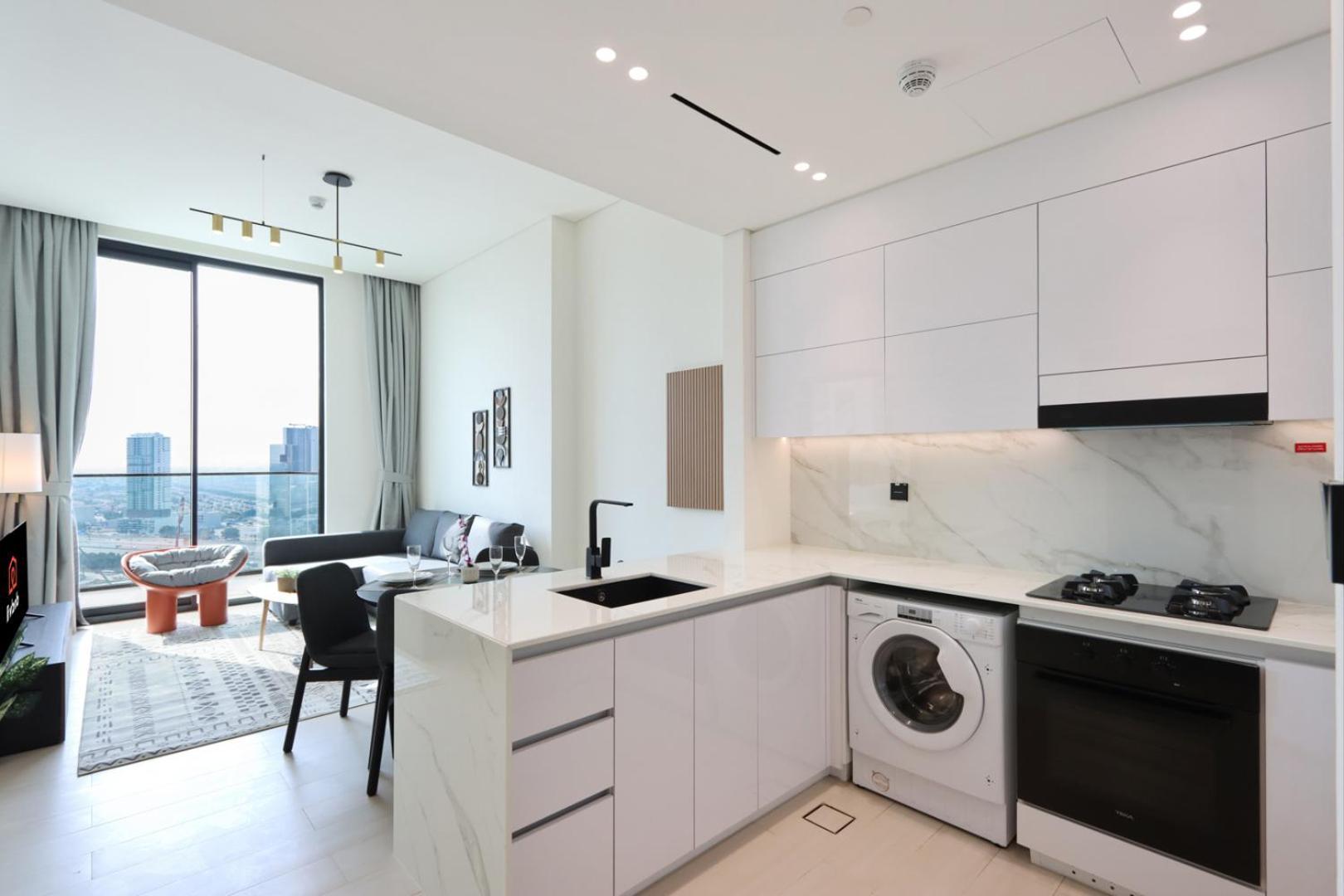 Livbnb-1b Elegant Living With Views, Jvc *