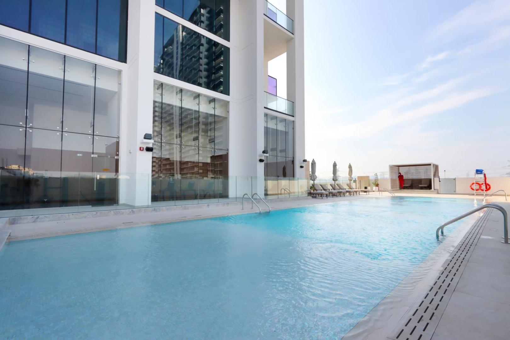 Livbnb-1b Elegant Living With Views, Jvc *