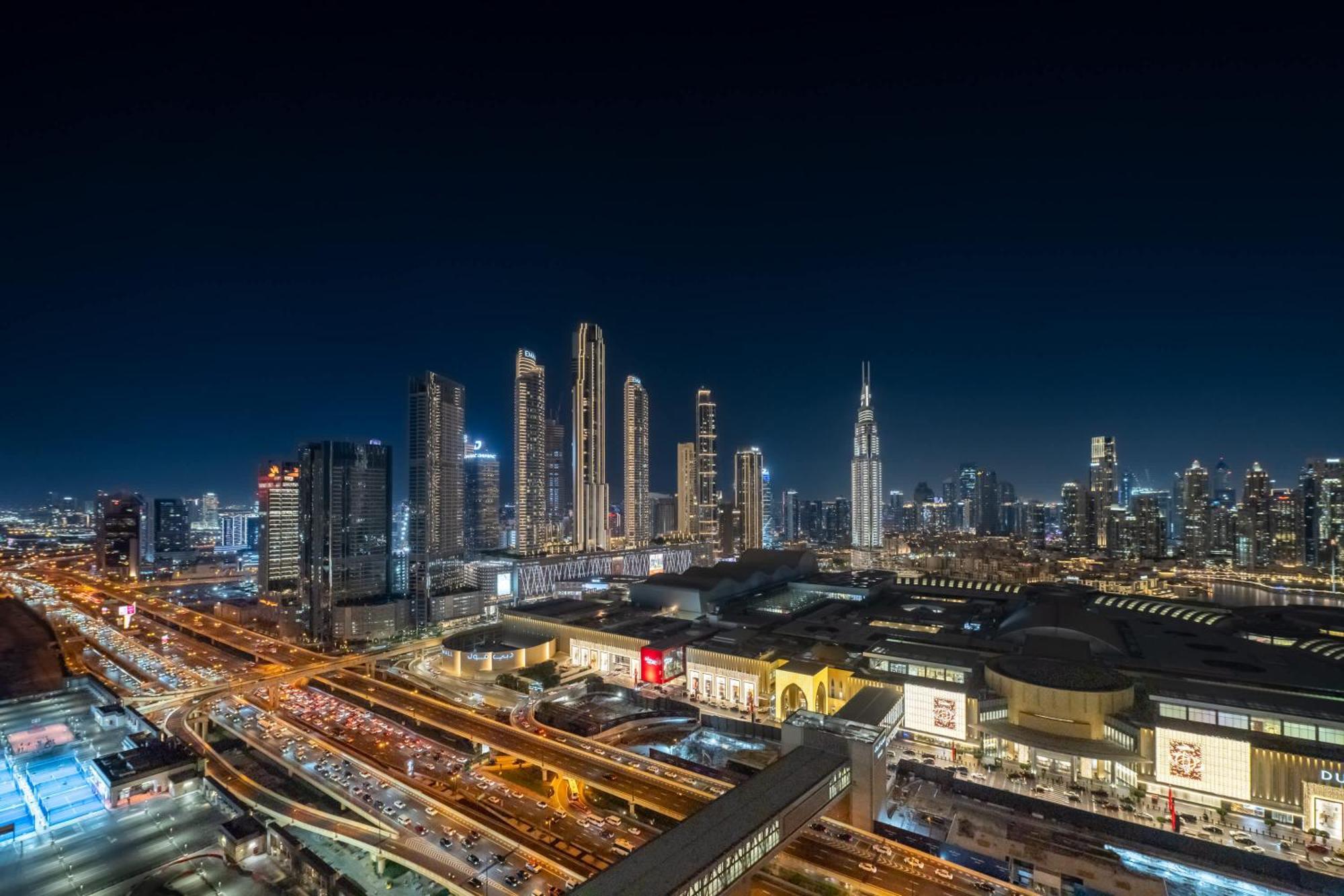 Elegant 4br With Burj Khalifa And Fountain Views Connected To Mall Dubai