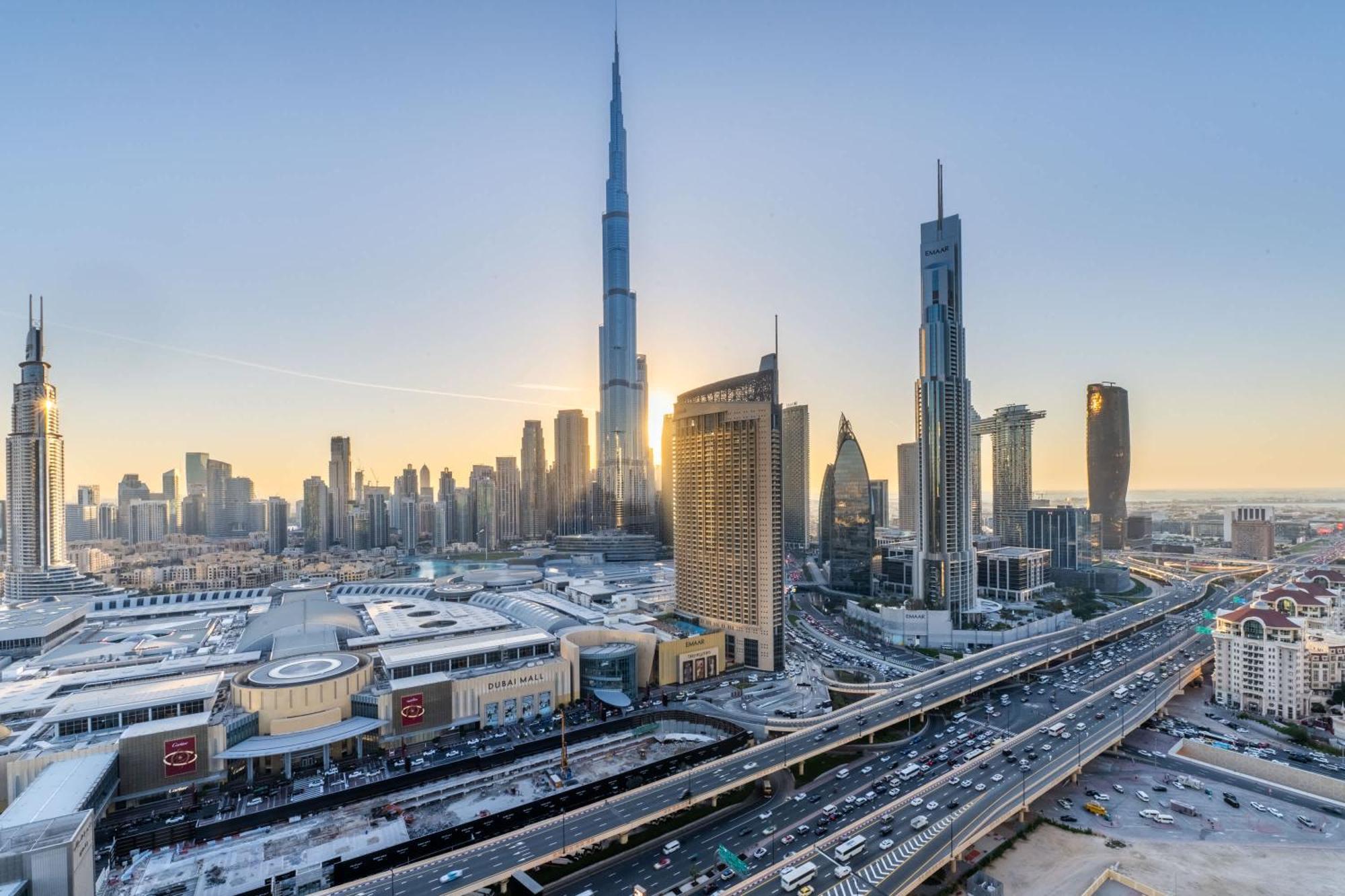 Elegant 4br With Burj Khalifa And Fountain Views Connected To Mall Dubai