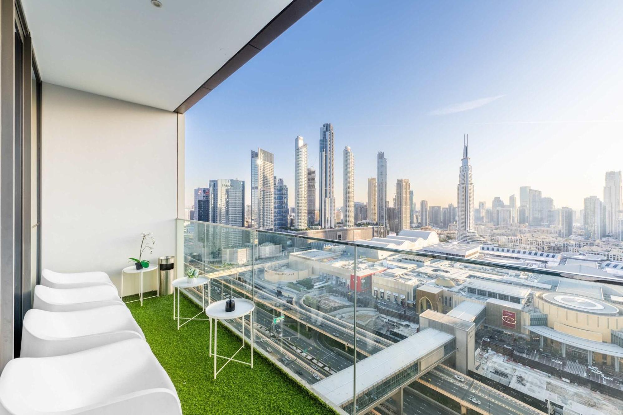 Elegant 4br With Burj Khalifa And Fountain Views Connected To Mall