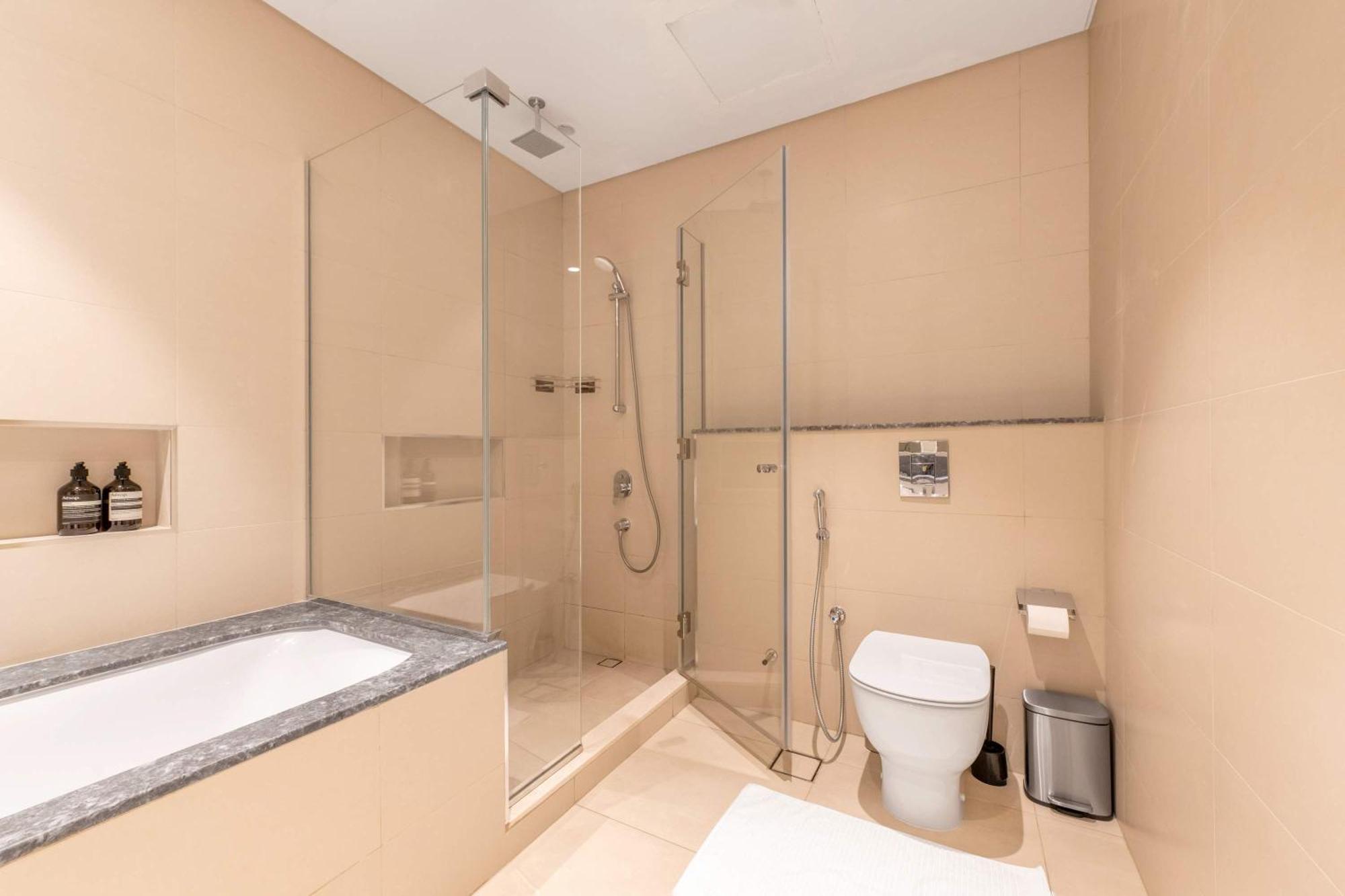 Elegant 4br With Burj Khalifa And Fountain Views Connected To Mall