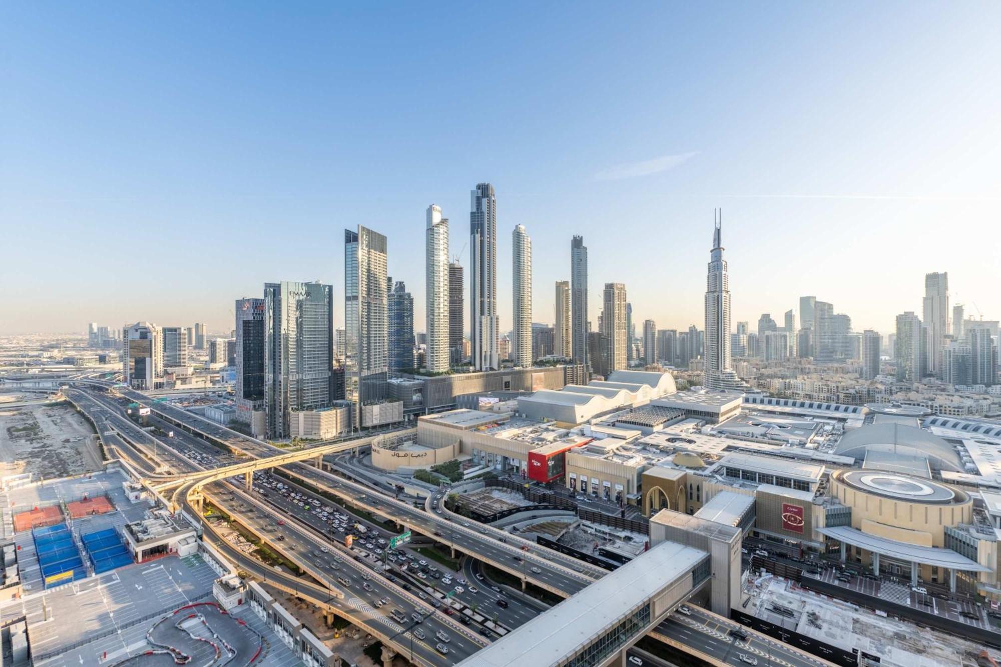 Elegant 4br With Burj Khalifa And Fountain Views Connected To Mall Apartment Dubai