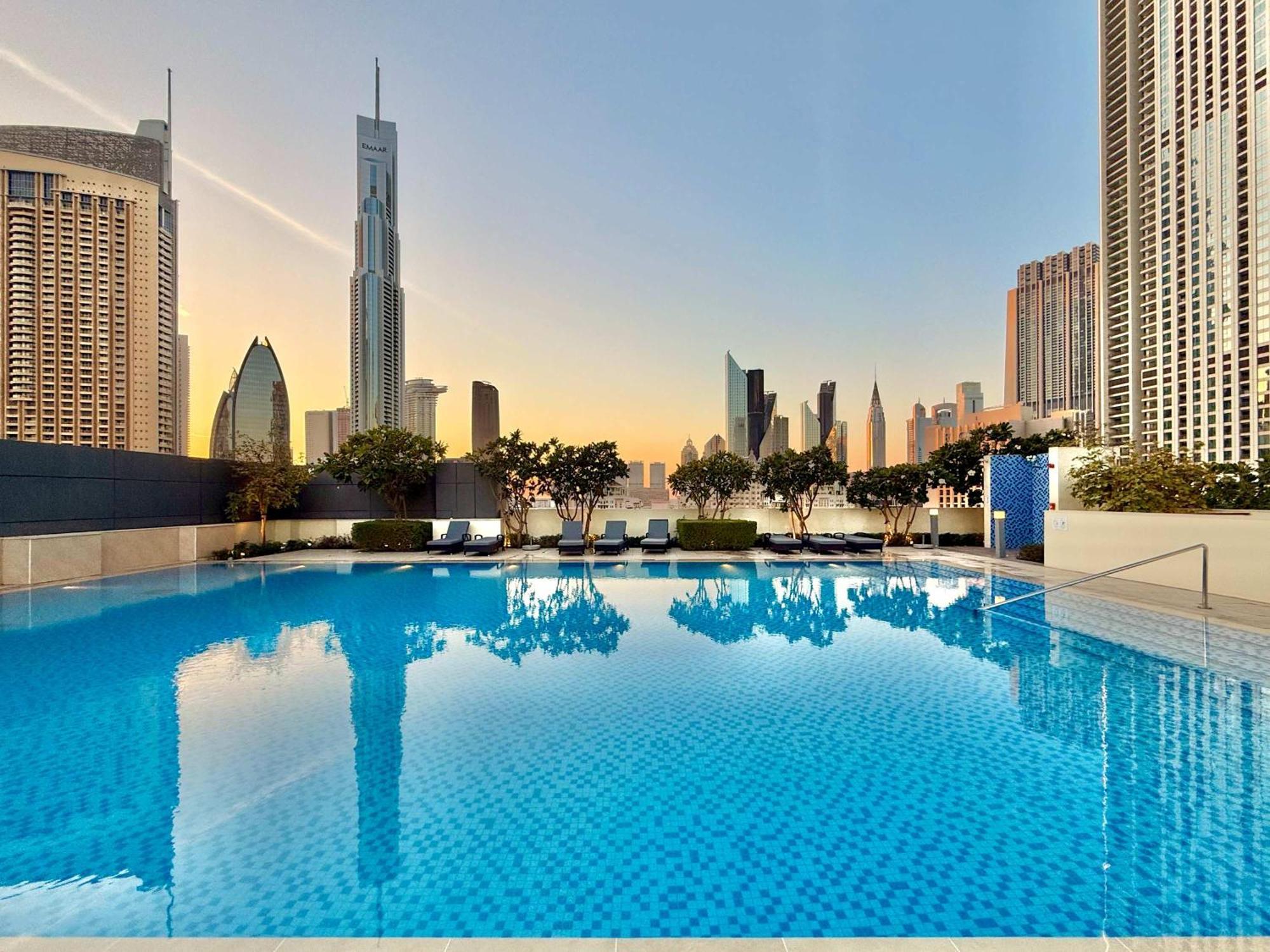 Elegant 4br With Burj Khalifa And Fountain Views Connected To Mall