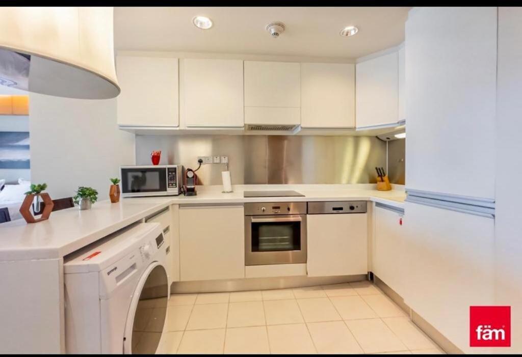 Emaar Residence-fashion Avenue- Spacious For Monthly Dubai