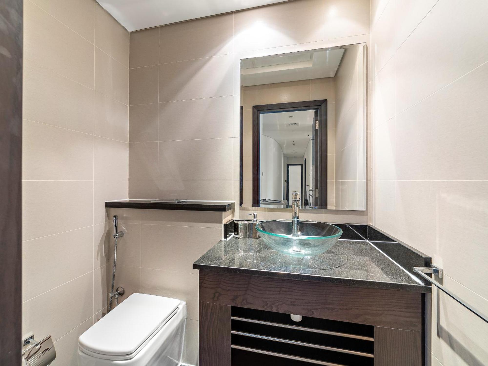 Iconic Living - 2br In Cayan Tower, Marina * Dubai