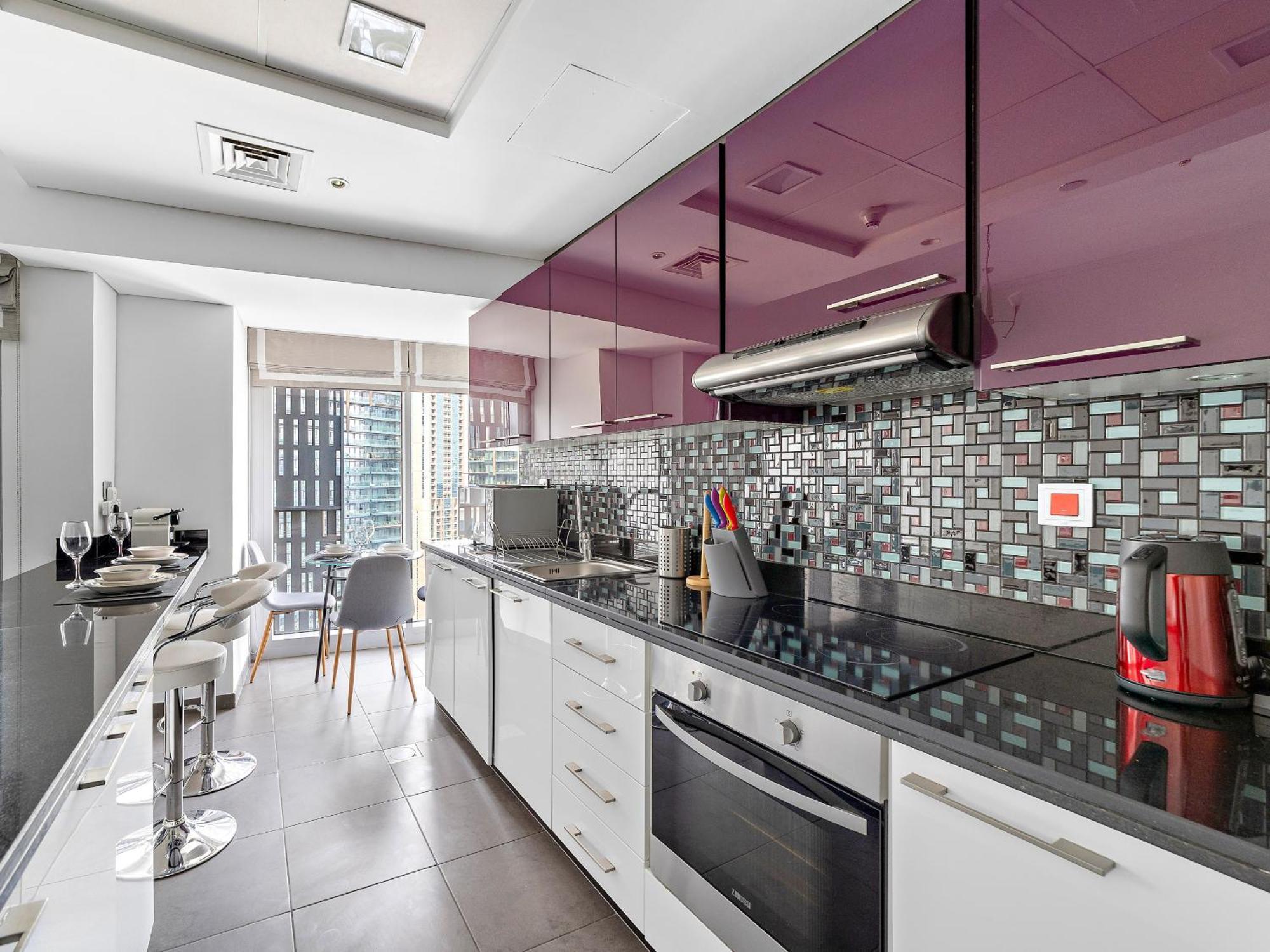 Iconic Living - 2br In Cayan Tower, Marina