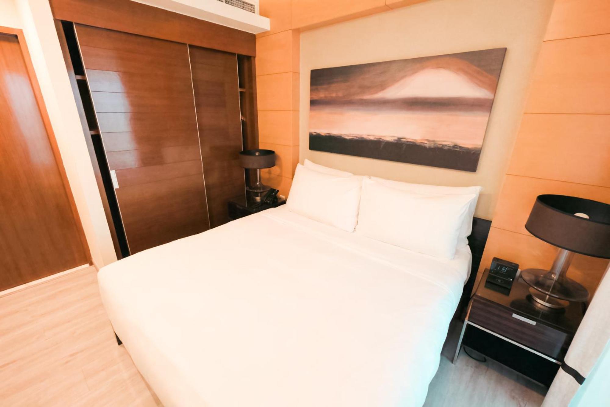 Emaar Fashion Avenue One Bedroom - Formerly Address Mall Four Apple Homes *