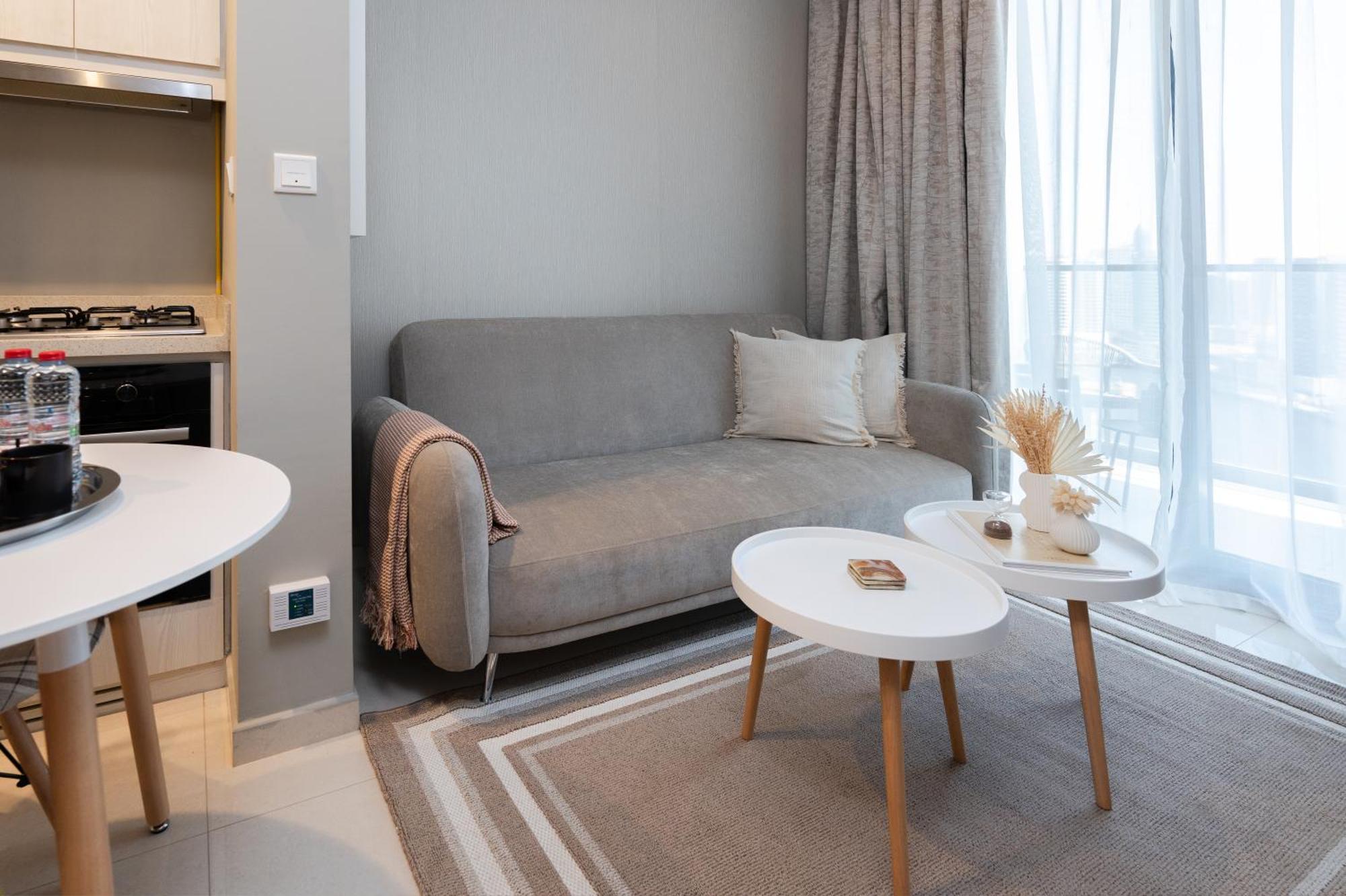 Daire Keyrock Living - Lakeview Escape In Business Bay *