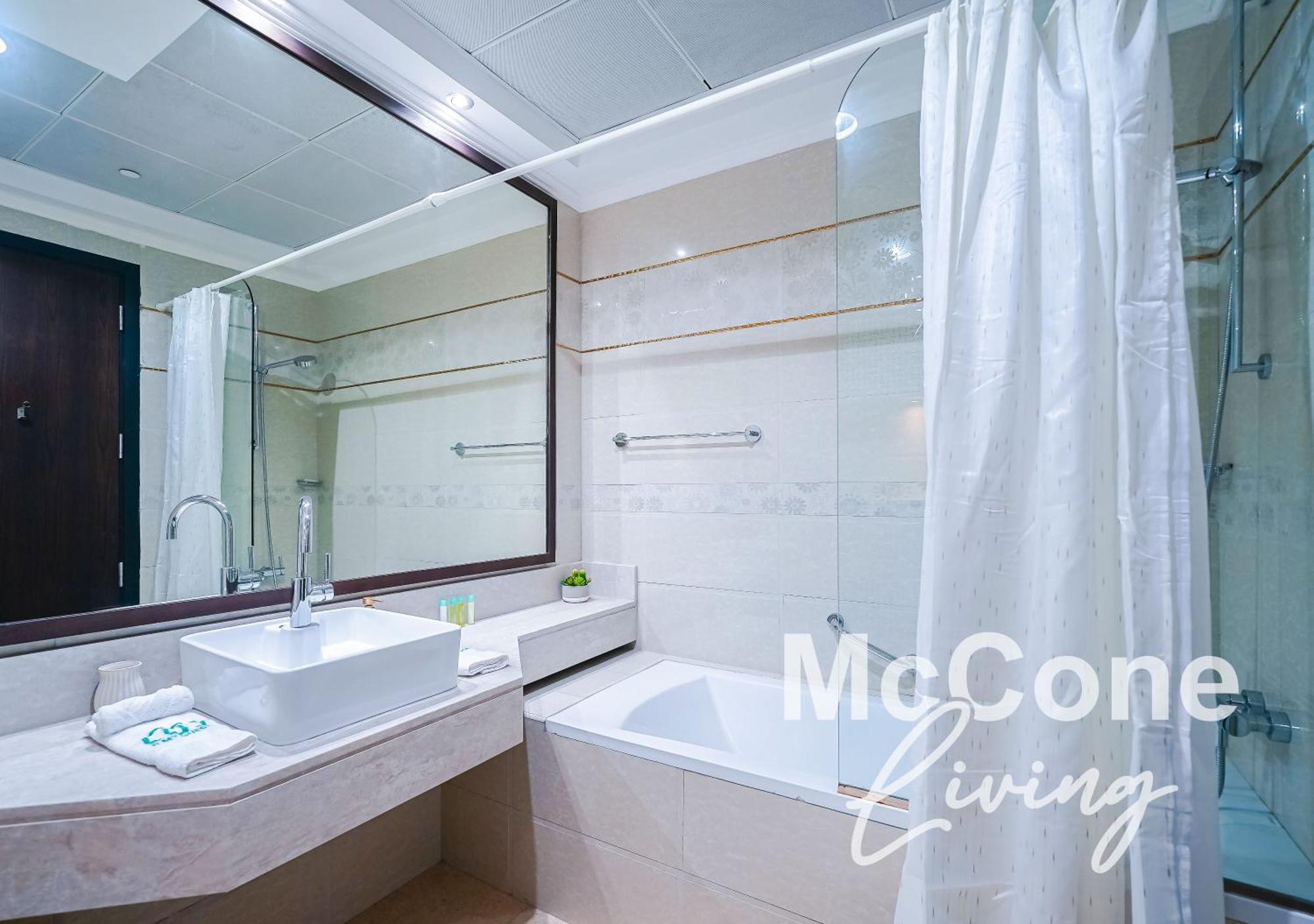 Apartment Beachfront 3br Maid With Pool & Sea Views