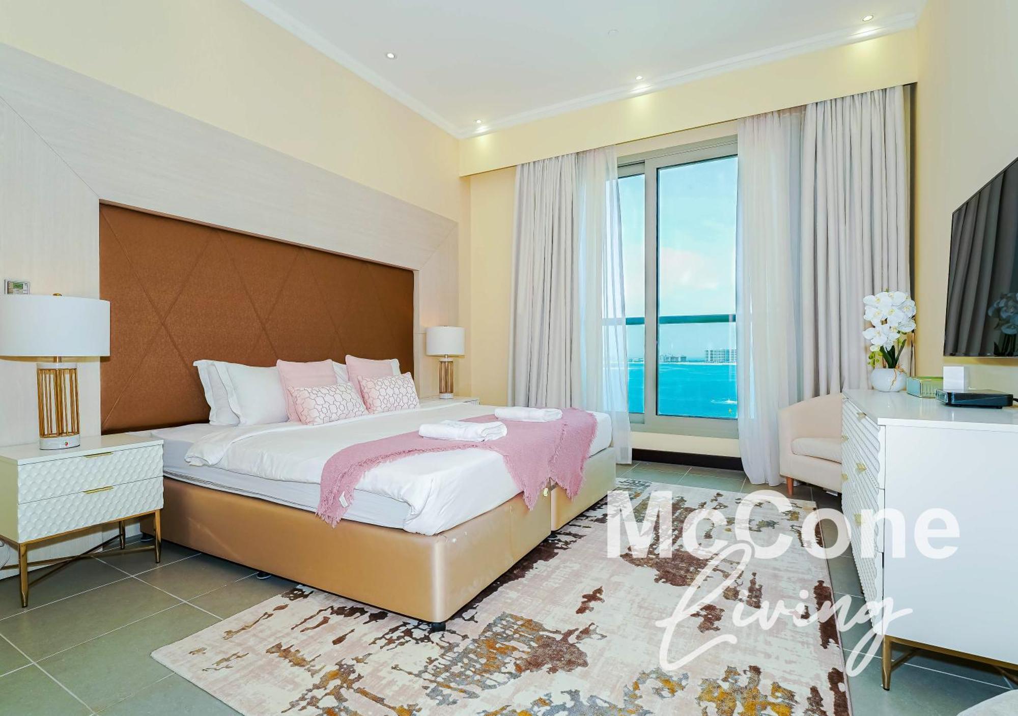 Apartment Beachfront 3br Maid With Pool & Sea Views Dubai