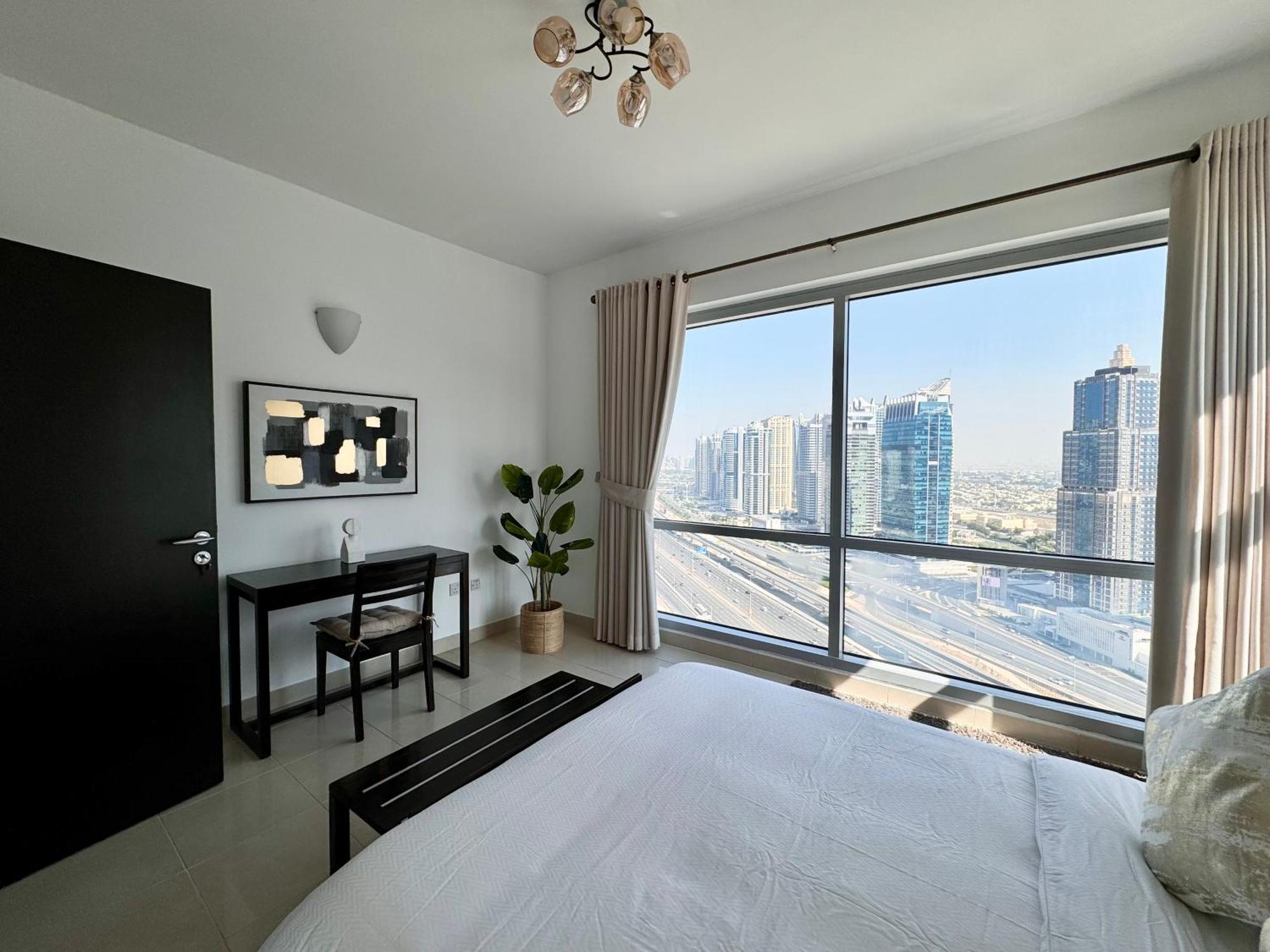 Daire 2 Bed In La Riviera Tower, Marina Near Metro And Mall, 12-min Walk To Jbr Beach! *