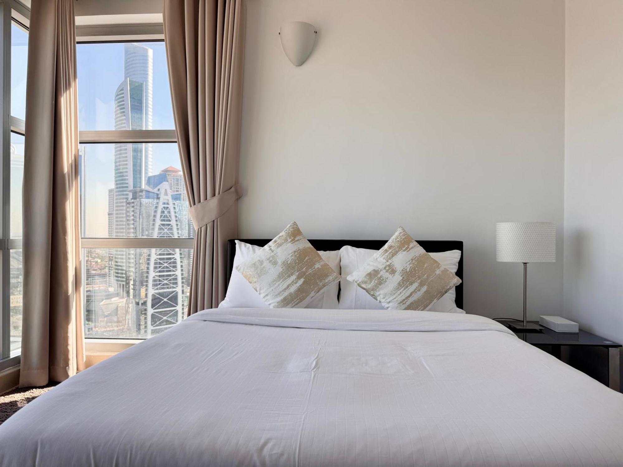 2 Bed In La Riviera Tower, Marina Near Metro And Mall, 12-min Walk To Jbr Beach! Dubai
