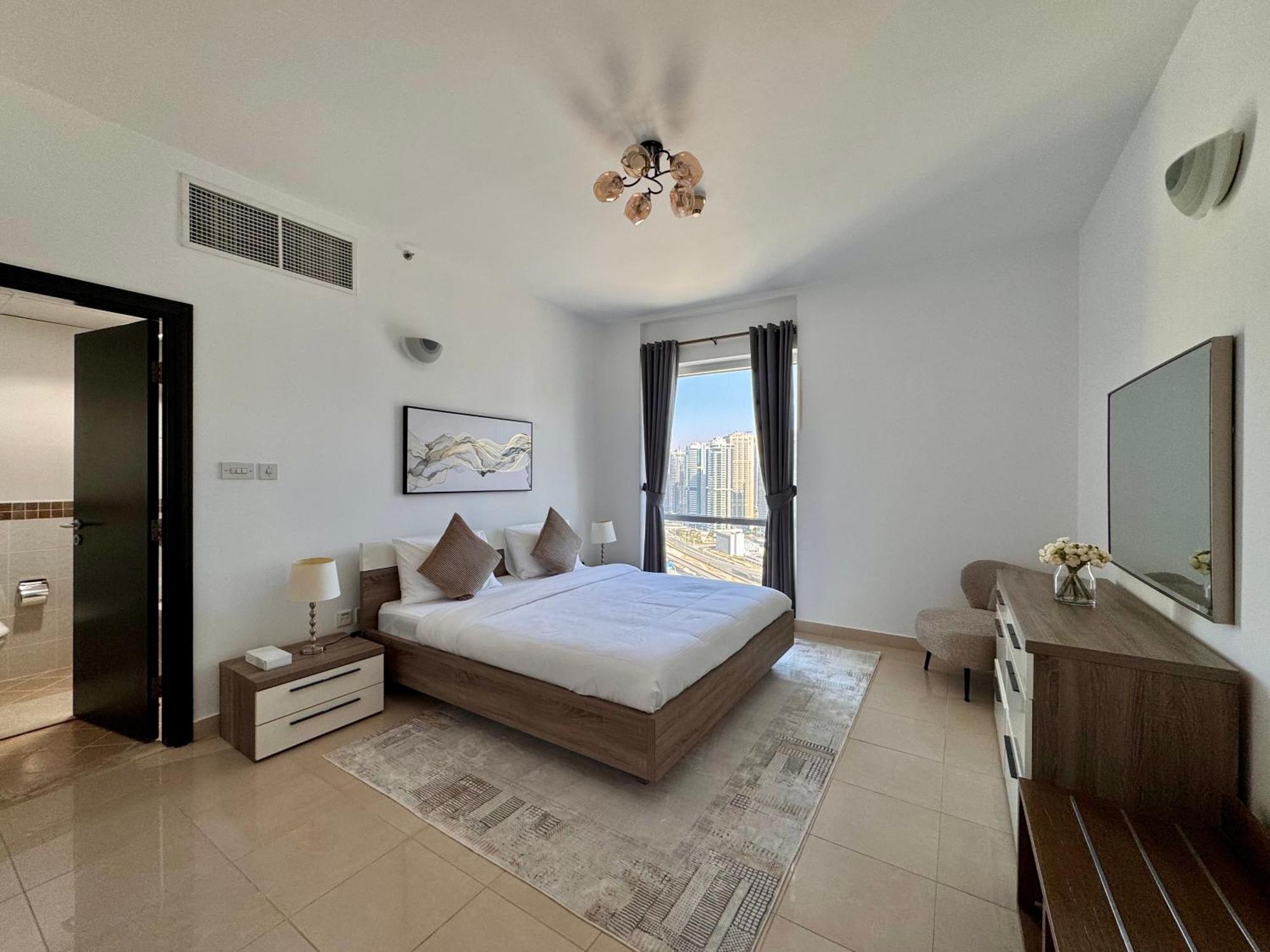 2 Bed In La Riviera Tower, Marina Near Metro And Mall, 12-min Walk To Jbr Beach! *