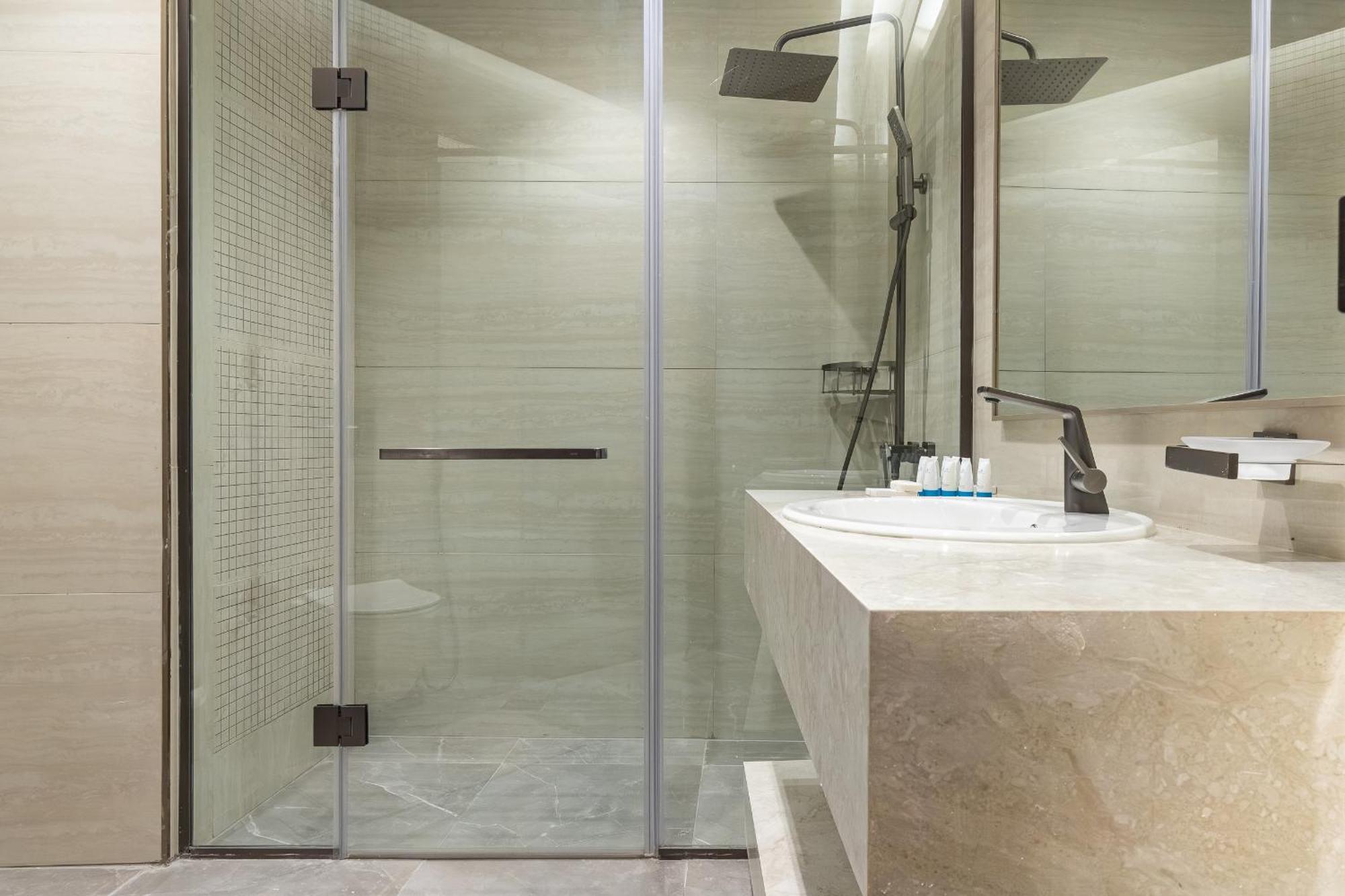 Apartment Simply Comfort At Nobles Tower Luxury Burj View *