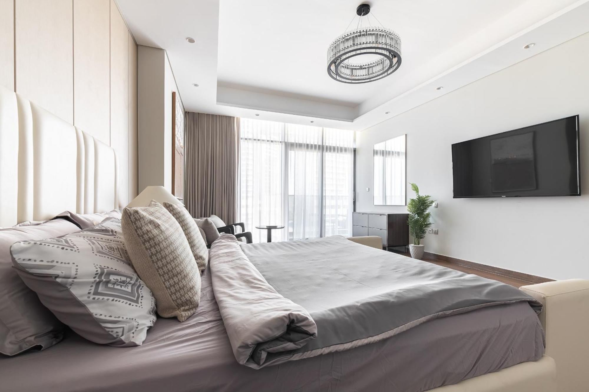 Apartment Simply Comfort At Nobles Tower Luxury Burj View Dubai