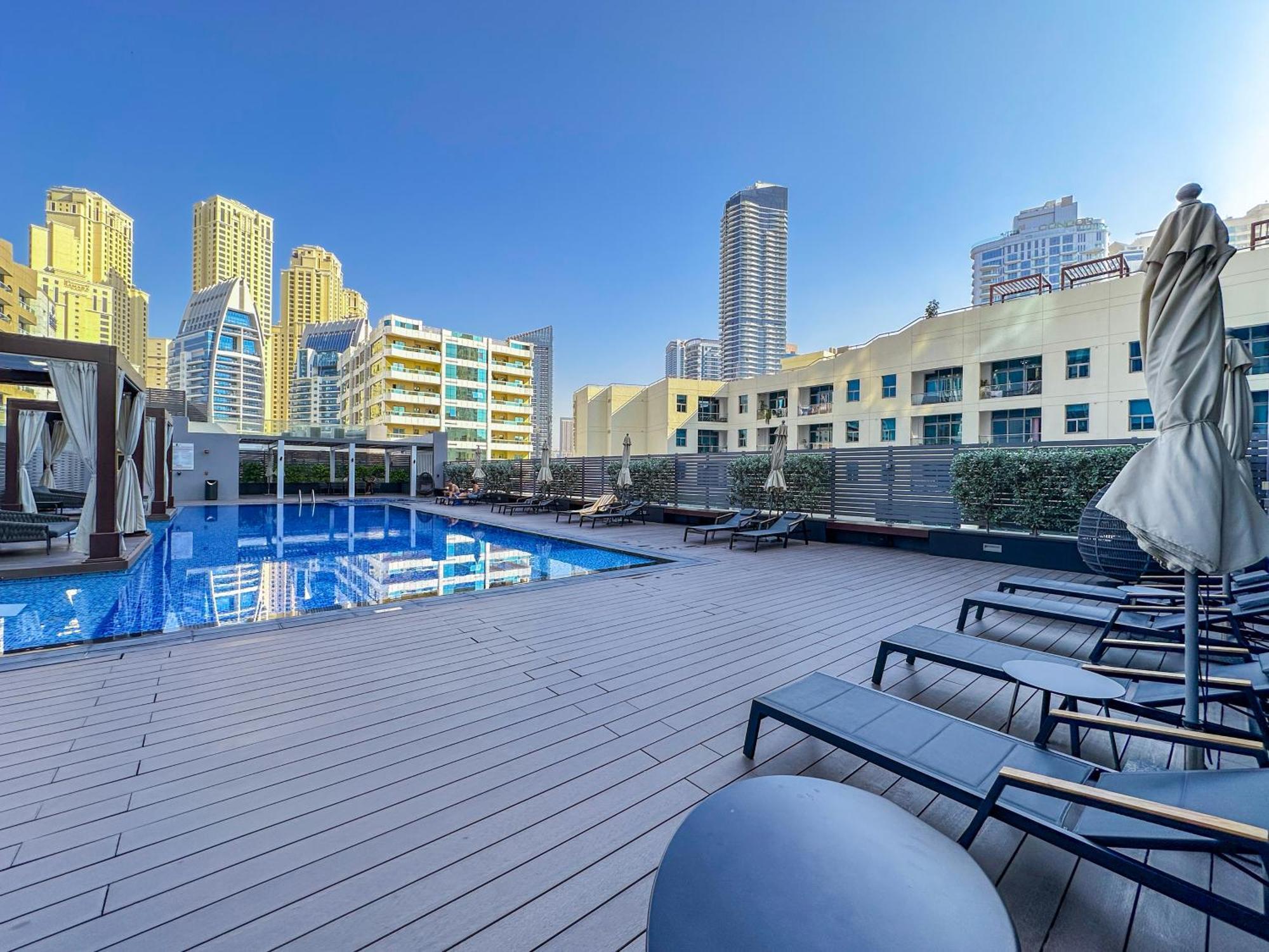 Luxueux Ammenities Tower, Sea View, Near To Dubai